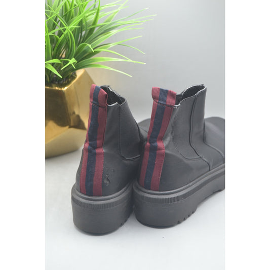 Steve Madden Black Chelsea Boots Size 7