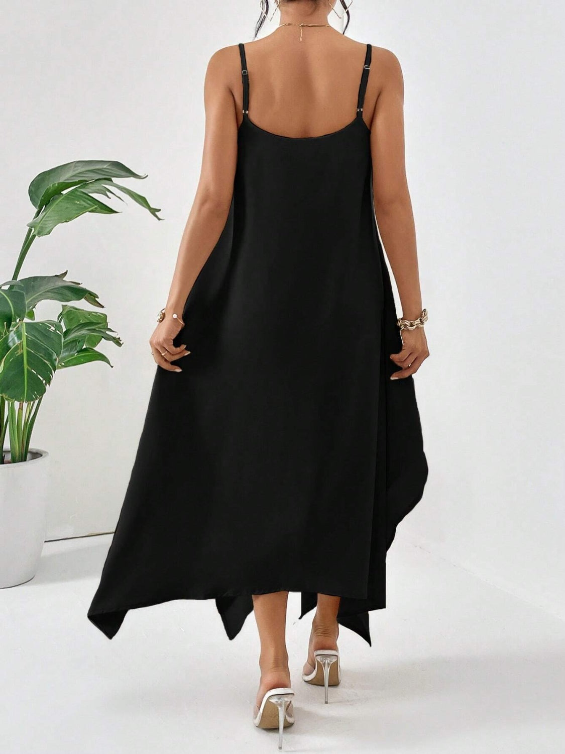 Woman's Style Collection Scoop Neck Midi Cami Dress