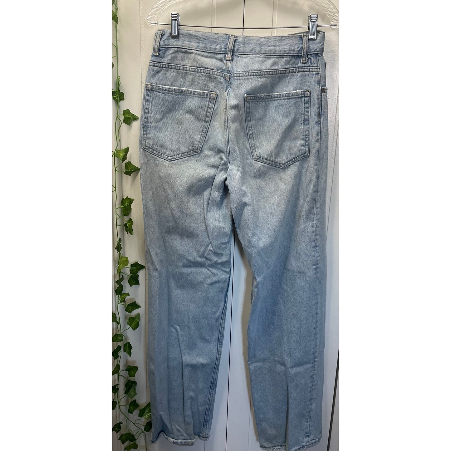 Zara Womans Light Wash Straight Denim Jeans Size 4