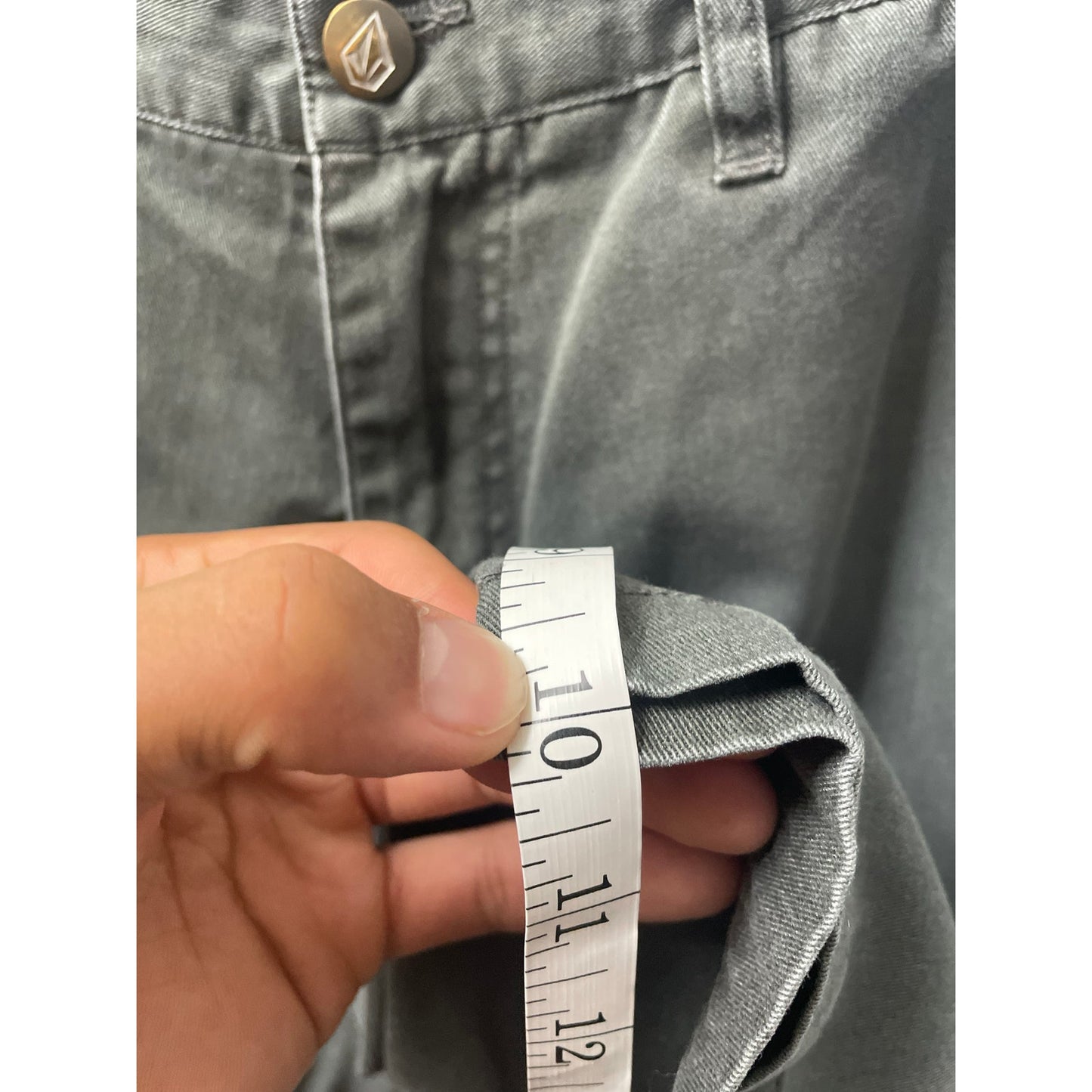 Volcom Mens Grey Shorts Size 33