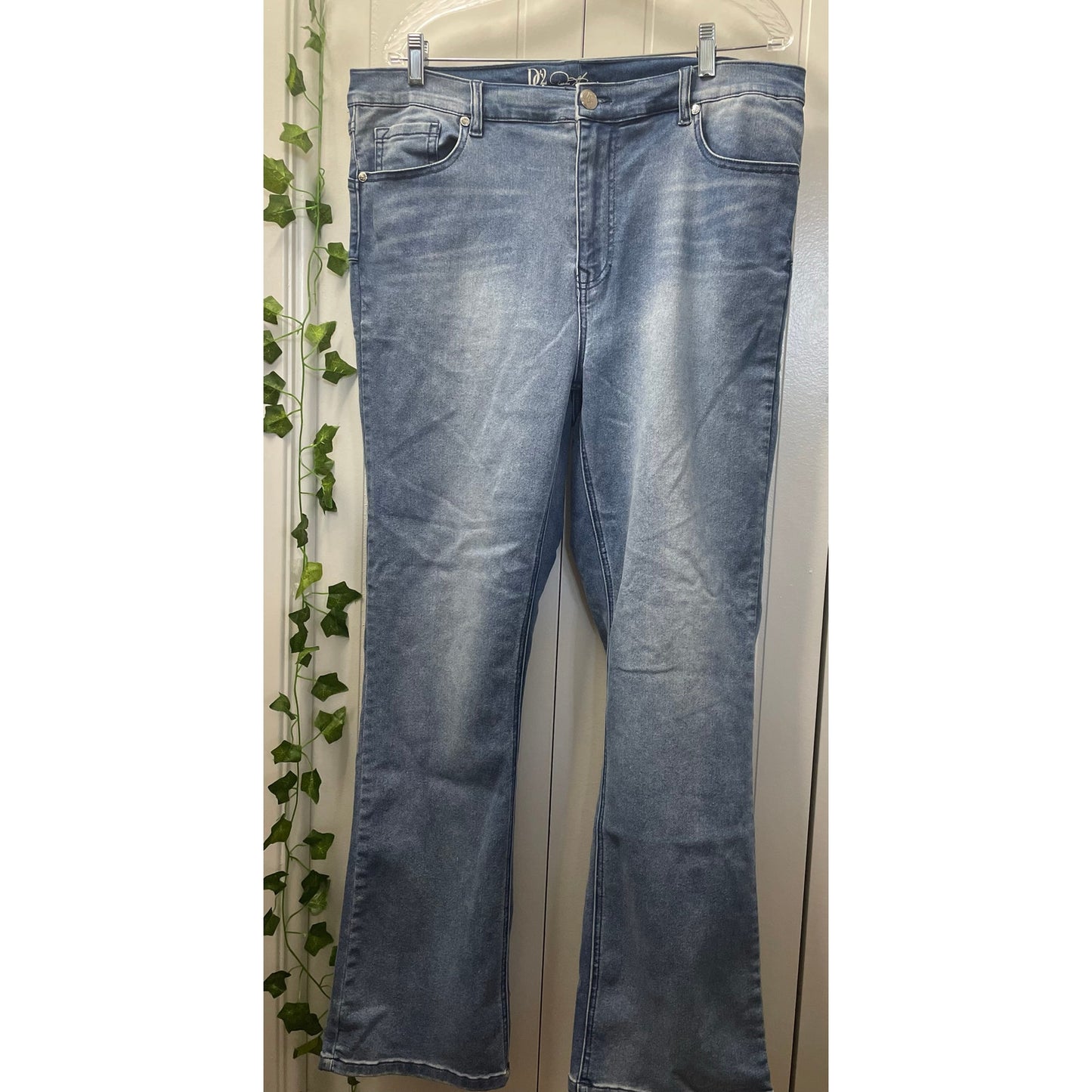 DG2 Gloria Vanderbilt Woman Denim Jeans Size 16W