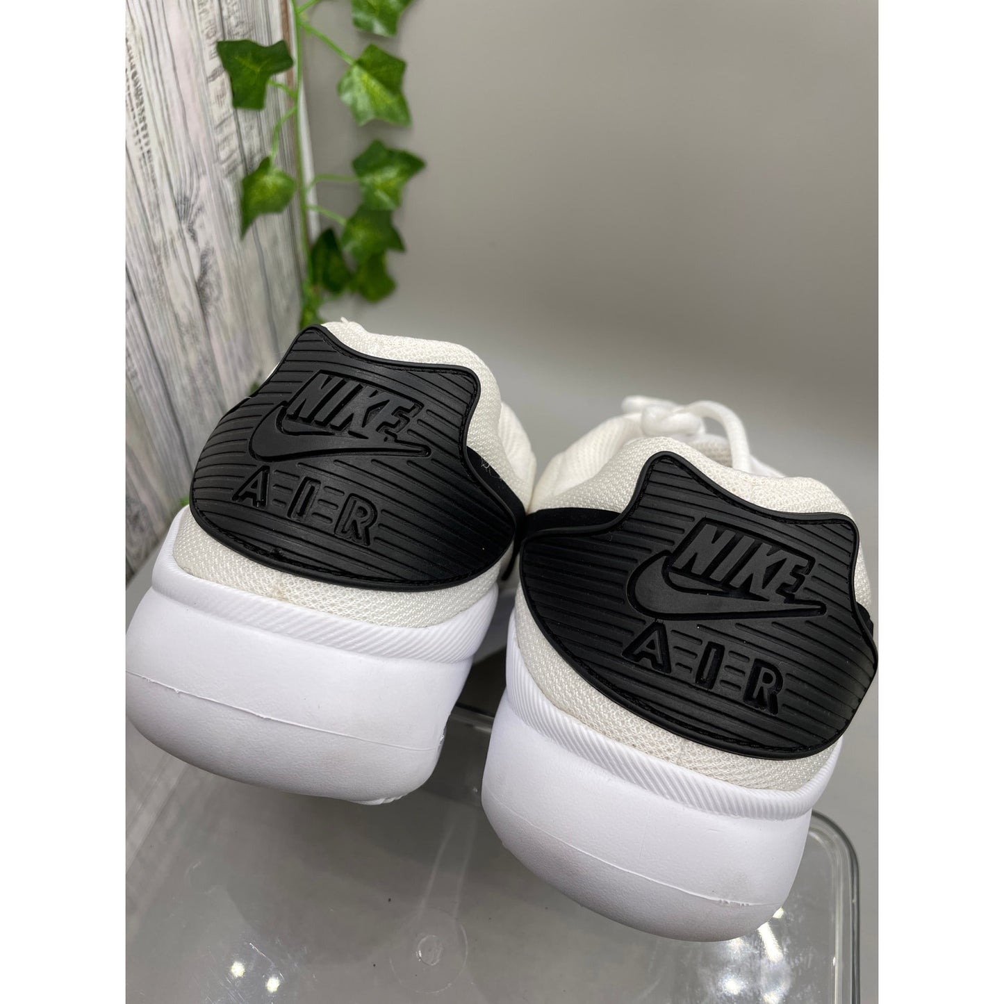 Nike Air Max Oketo Woman’s Athletic White Running Shoes Sneakers 8