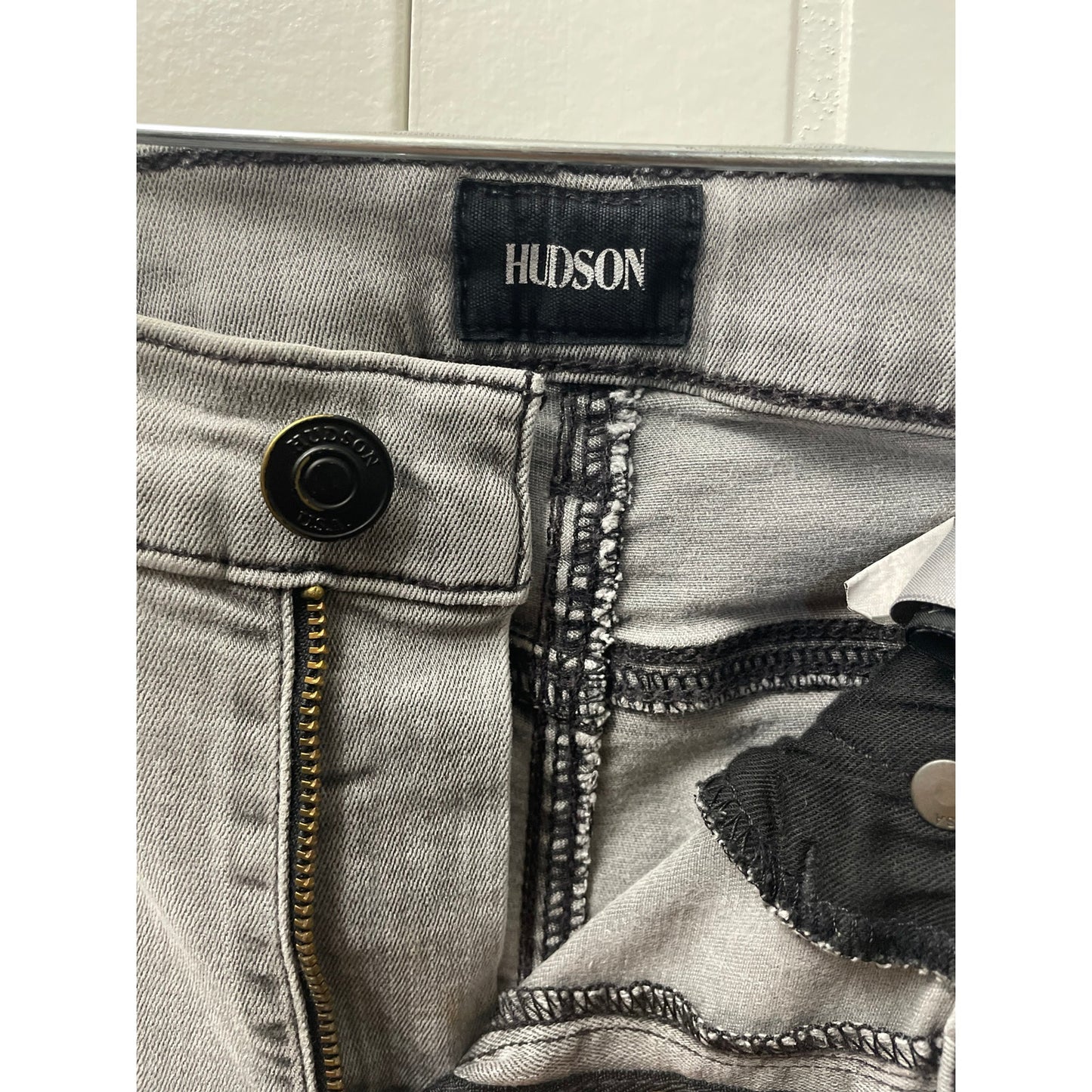 Hudson Natalie Light Grey Womans Skinny Jeans size 28