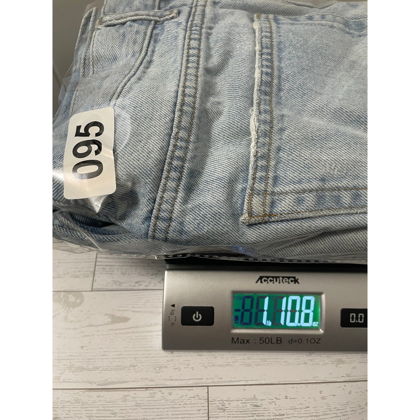 Zara Womans Light Wash Straight Denim Jeans Size 4