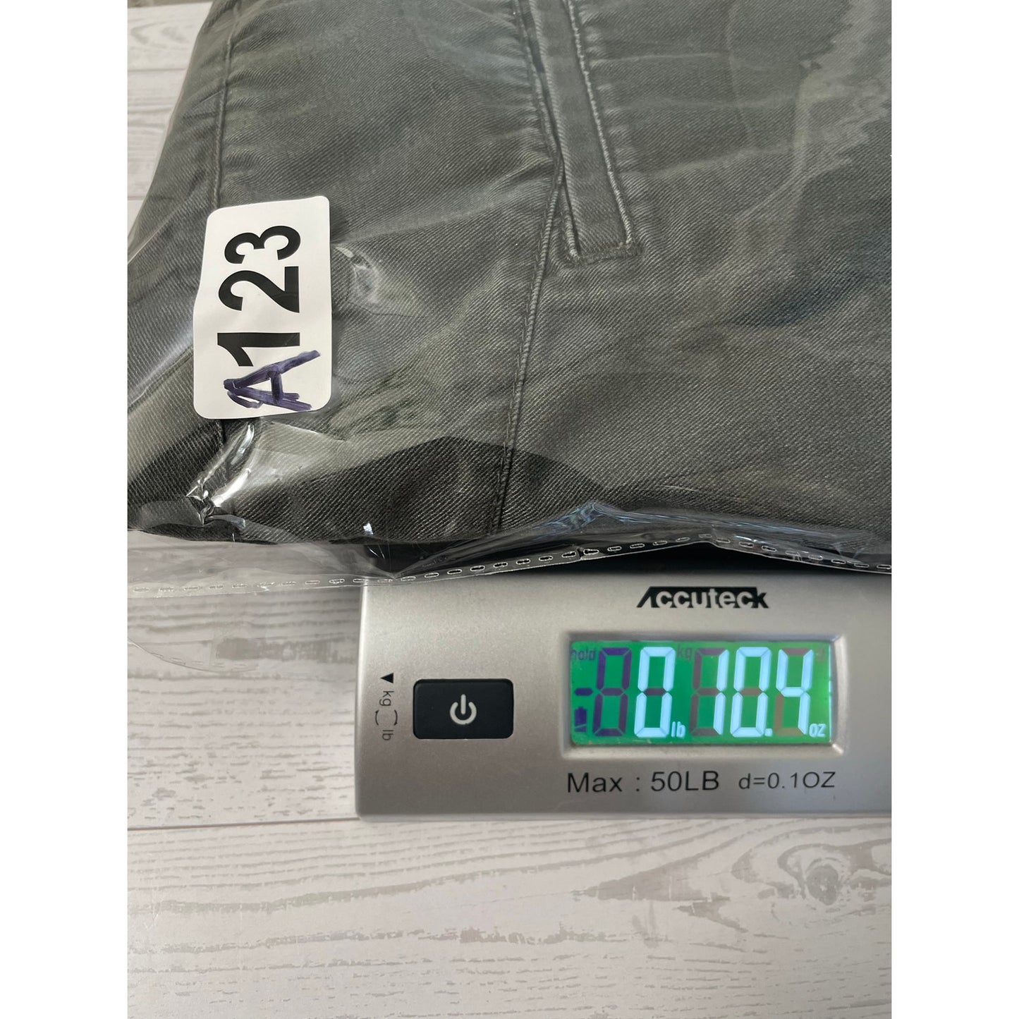 Volcom Mens Grey Shorts Size 33