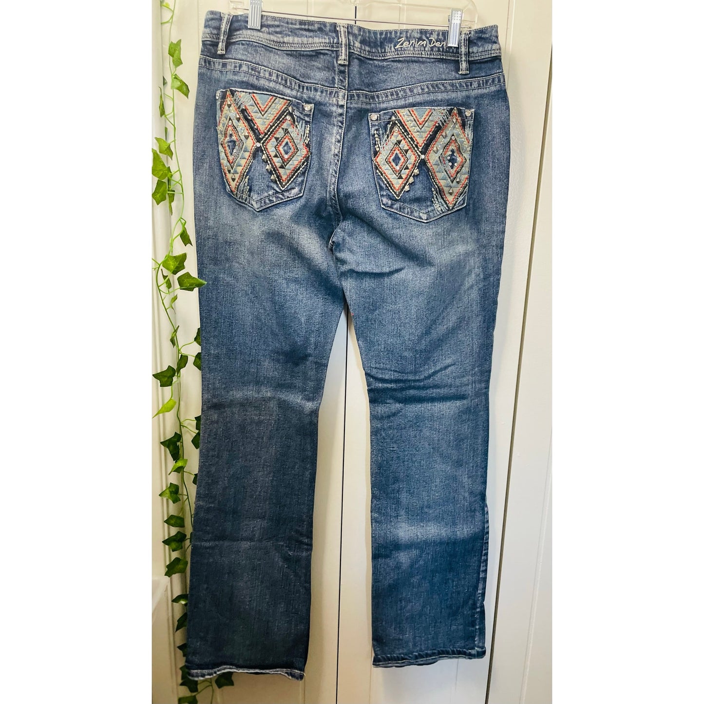 Zenim Denim Western Clear Stones Embroidered Back Pockets Slight Flared Mid Rise Jeans SZ 14