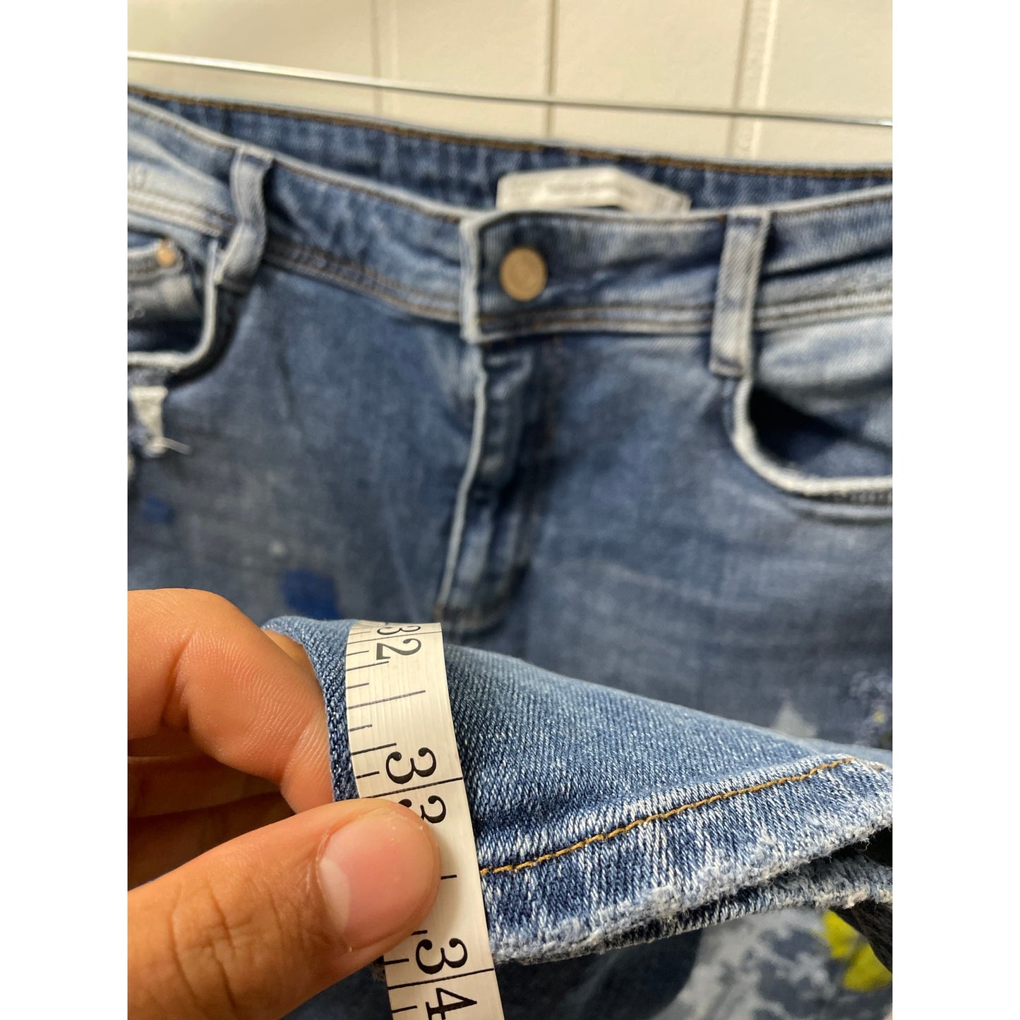 Zara Distressed Paint Splattered Light Wash Womans Jeans SZ4