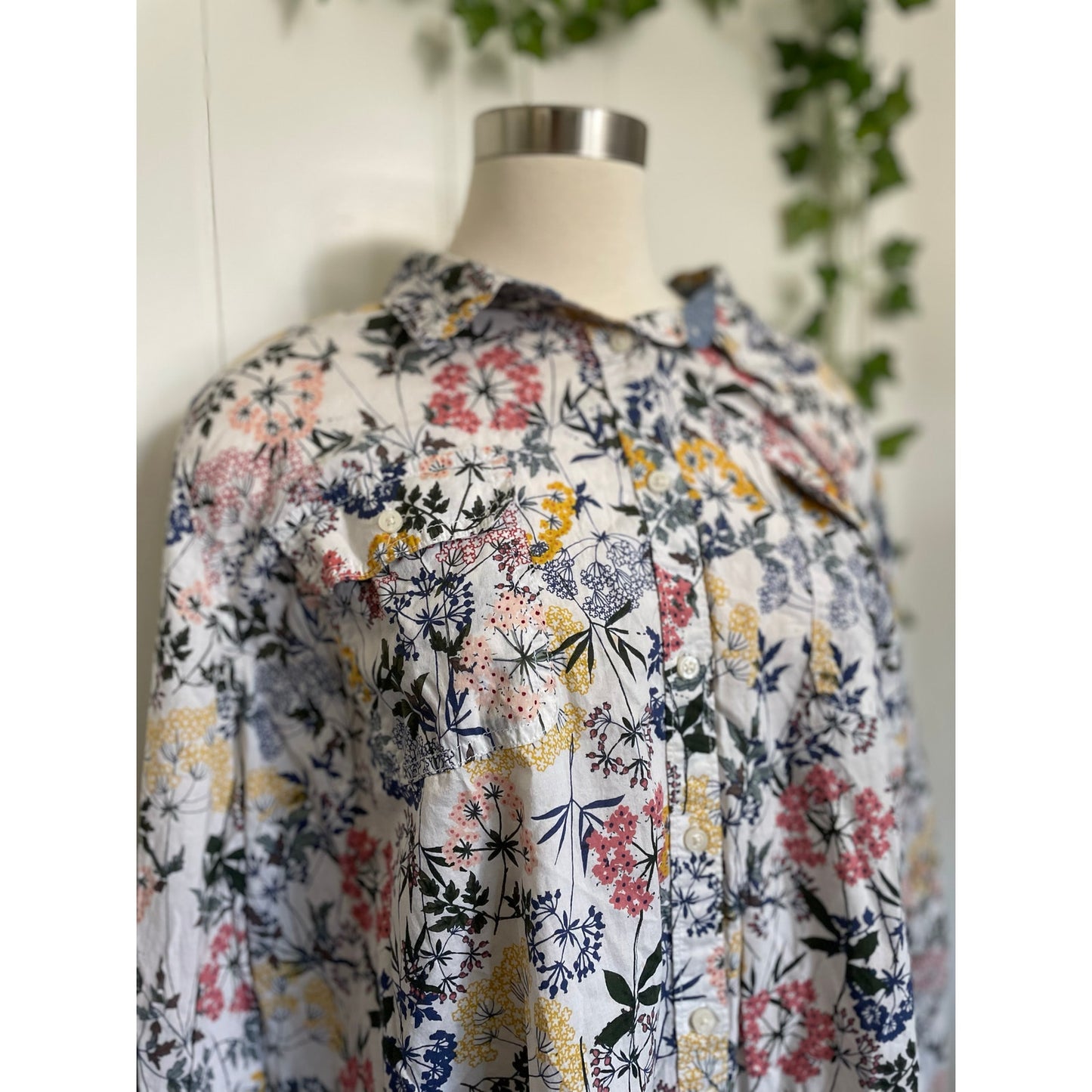 St Johns Bay Womans Long Sleeve Floral Button Up Size 3XL