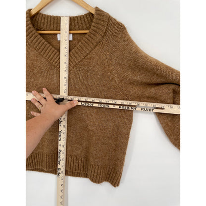 Old Navy Womans Brown Cozy Cropped Petite V-Neck Knit Sweater Med