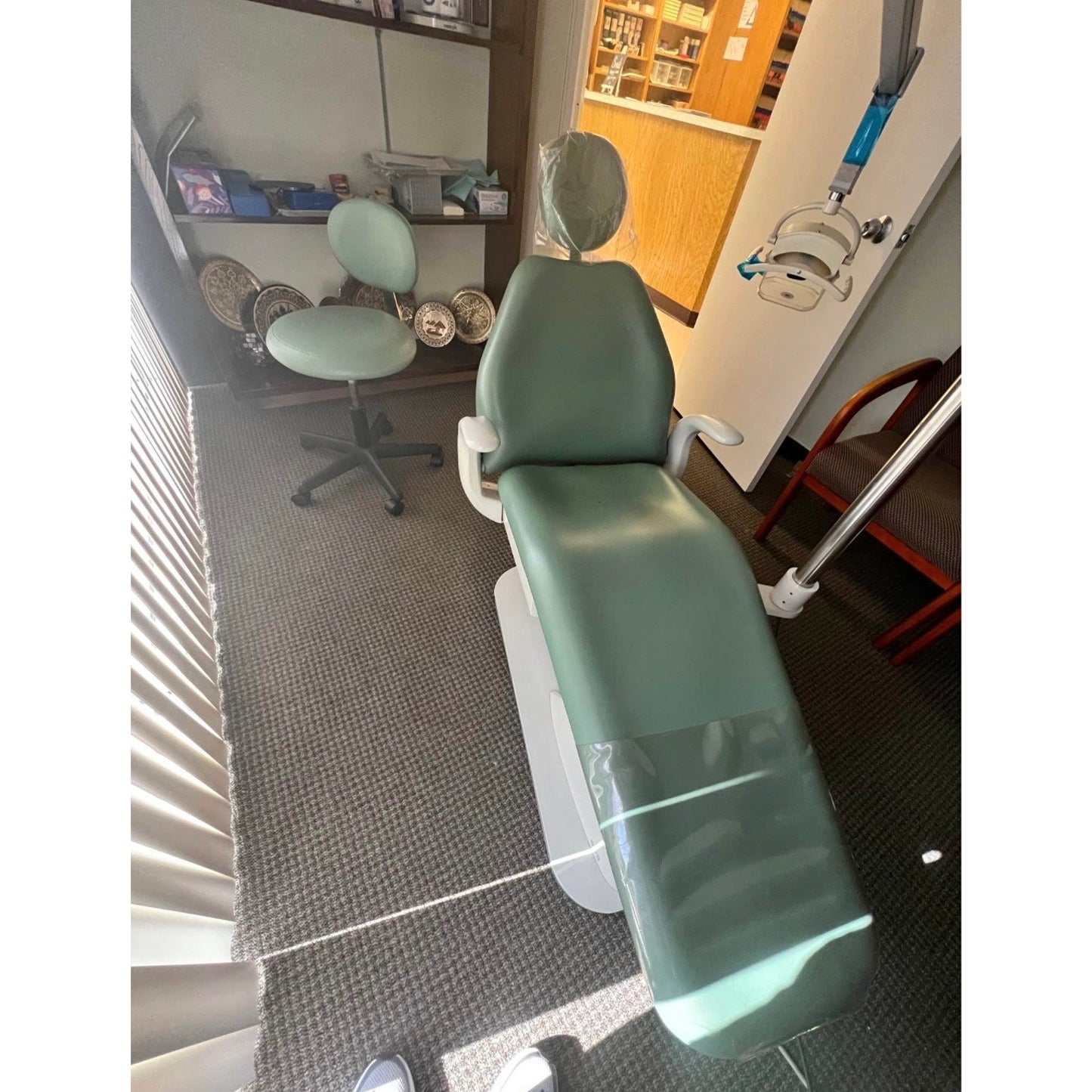 SDS Ortho Hydraulic Patient Chair With Attached Light