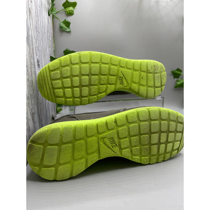 Nike Men’s Grey & Lime Green Roshe Run Athletic Shoes 9.5