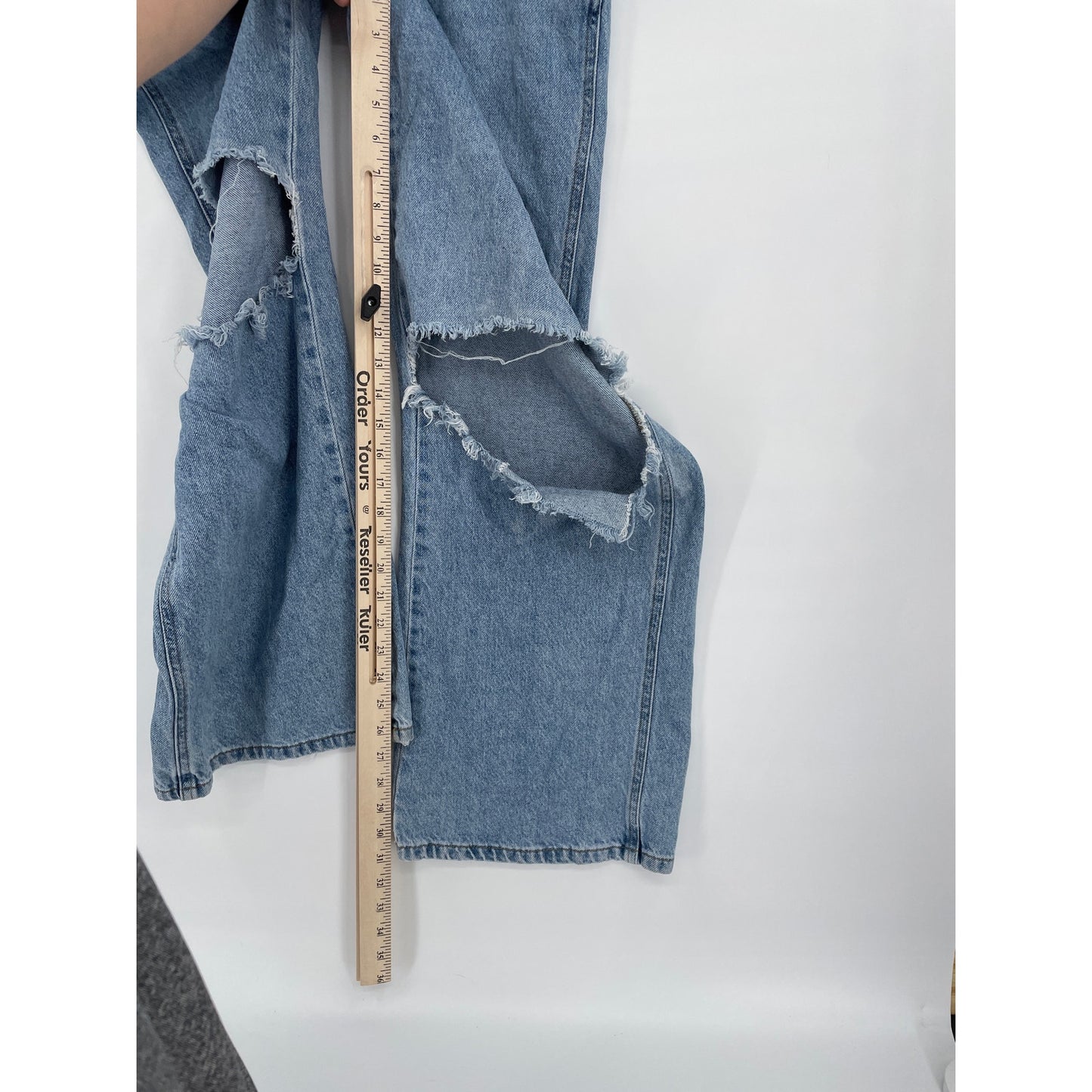 PacSun Low Rise Straight Baggy Distressed Ripped Light Wash Denim Jeans 29