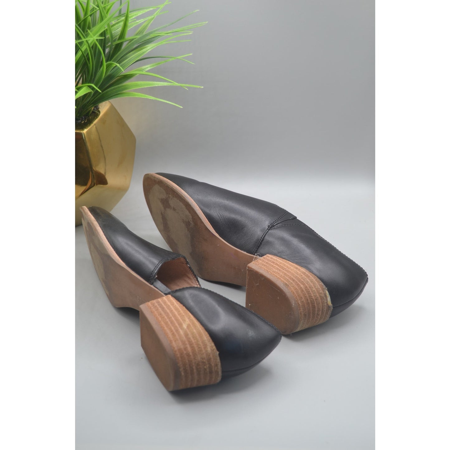 Madewell Leather Asymmetrical Woman’s Black Flat Size 8