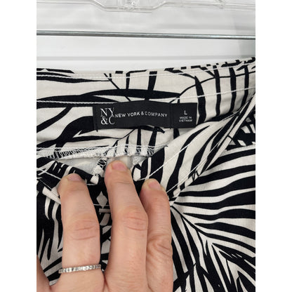 New York & Co Black & White Vacation Shorts Large