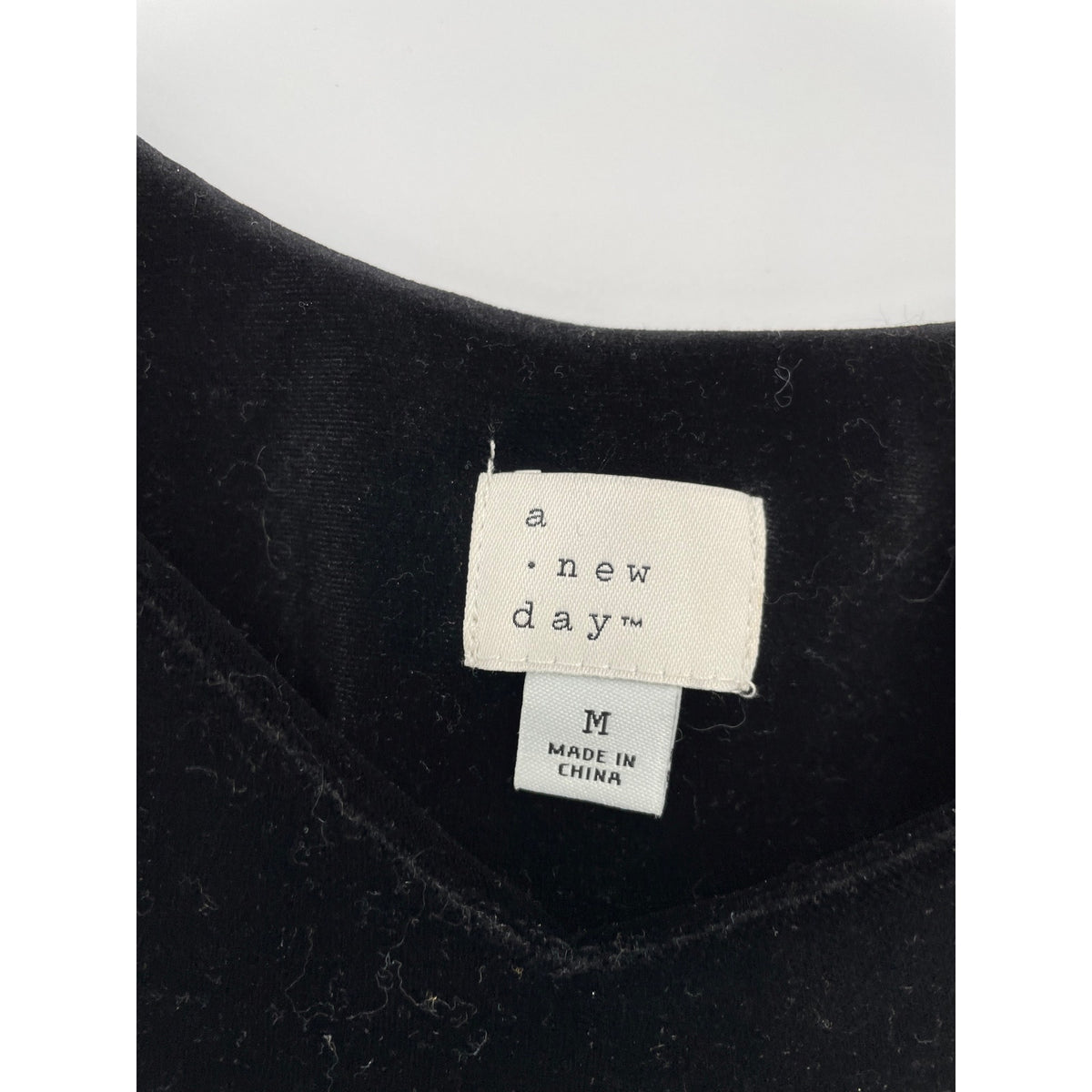 A New Day Minimalist Black Scoop Camisole Tank Med