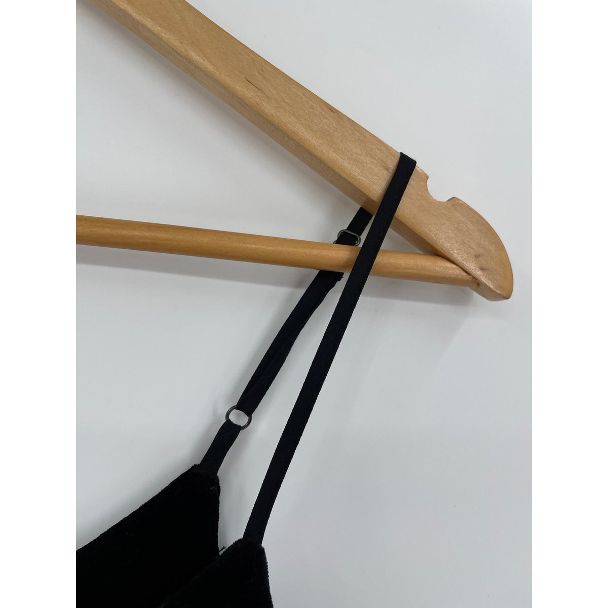 A New Day Minimalist Black Scoop Camisole Tank Med