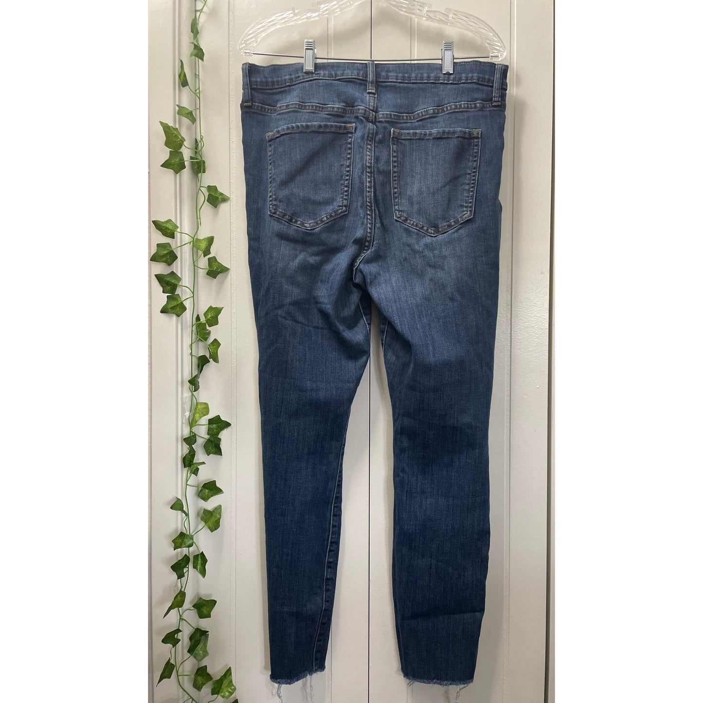 Womans Gap High Rise Legging Jeans Size 14/32