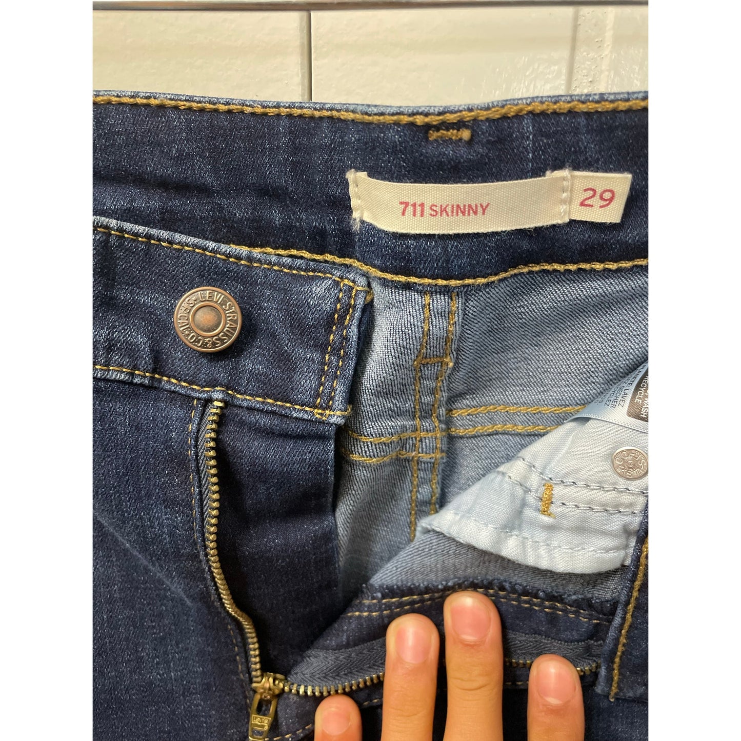 Levis 711 Skinny Womans Denim Medium Wash Jeans Size 29