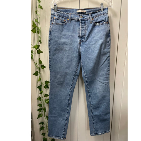 Woman’s Button Fly Levi’s Wedgie Straight Denim Jeans size 30