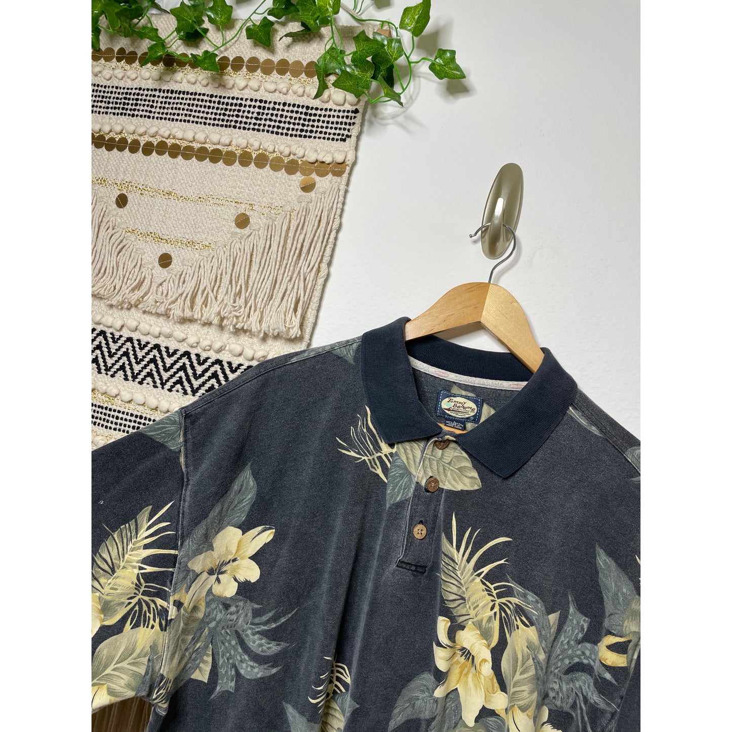 Vintage Men’s Tommy Bahama 100% Cotton Men’s Floral Polo Large