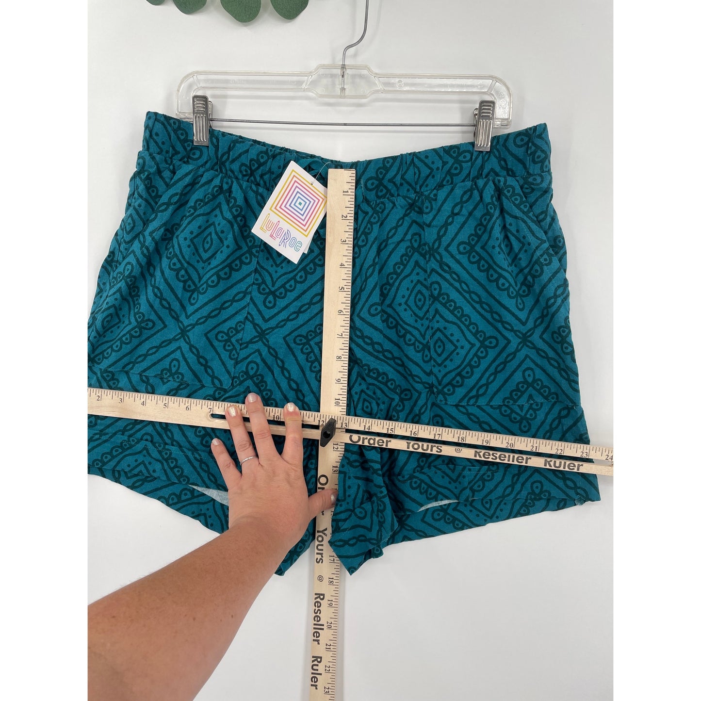 LulaRoe NWT Womans Teal Jessica Shorts Stretch Waist Large
