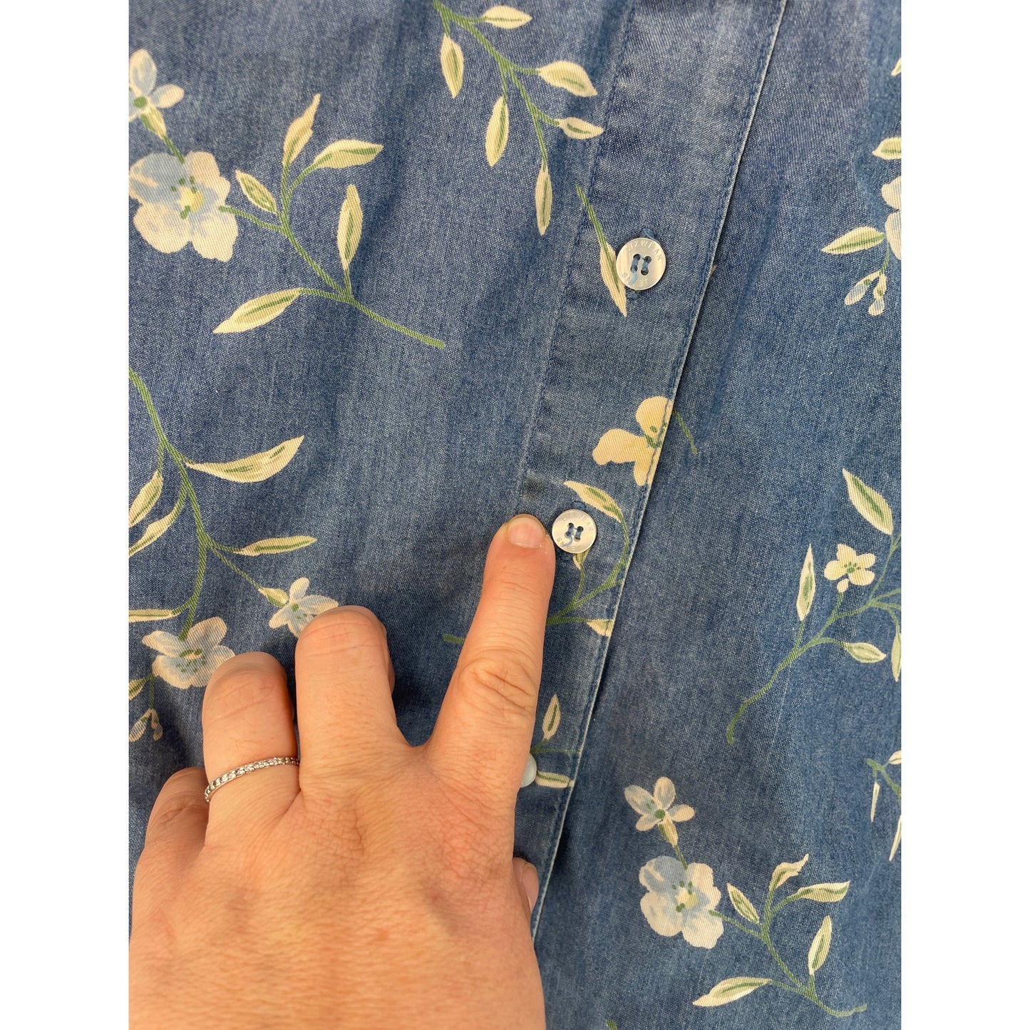 Liz Claiborne Lizwear Jeans Denim Blue 100% Cotton Floral Button Up Size L