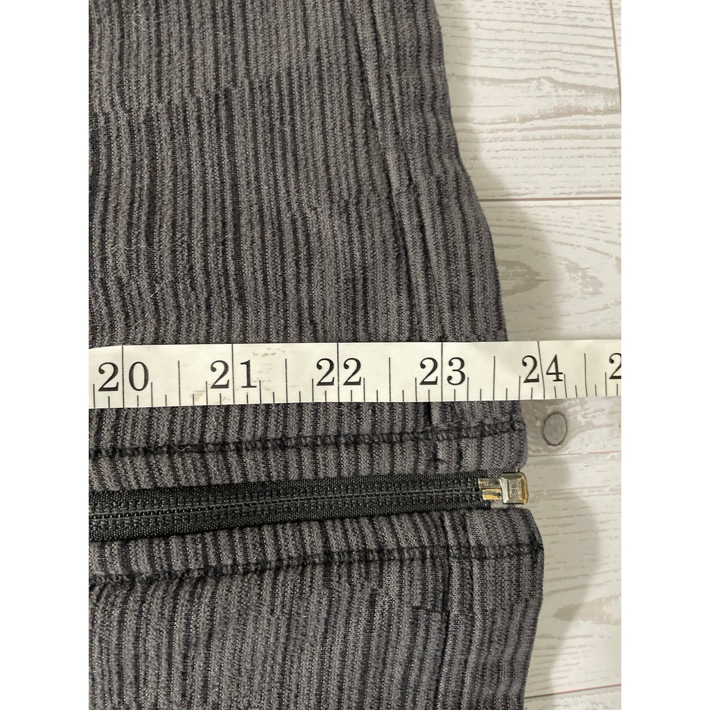 The North Face Fitted Womans Grey Zipper Sweater with Hood Size Med