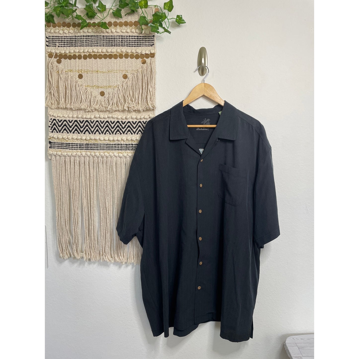 Tommy Bahama 100%Silk Embroidered Back Mens Short Sleeve Button Up XXL/Tall