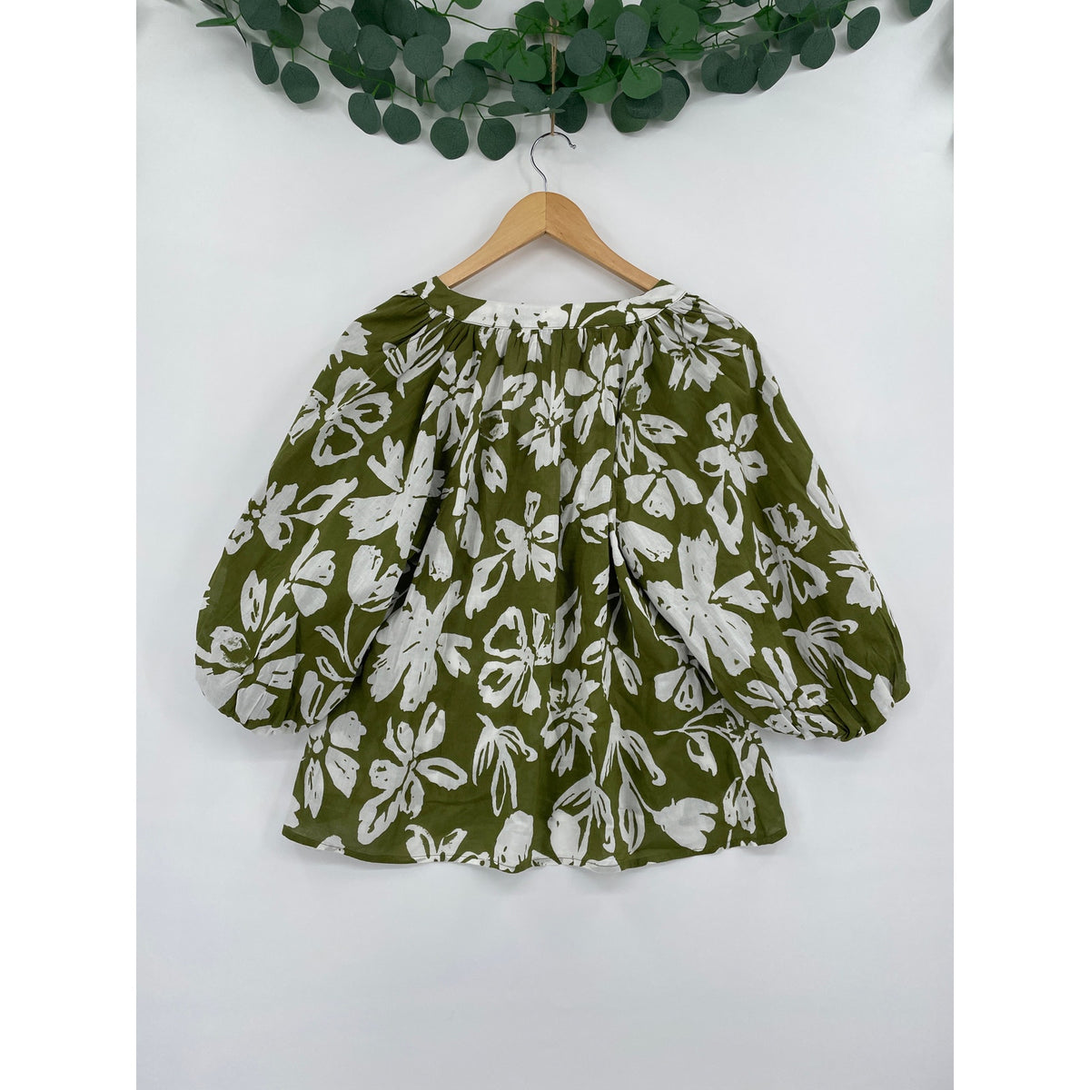 Sonoma V-Neck 3/4 Puff Sleeve Olive Green & White Peasant Blouse Large