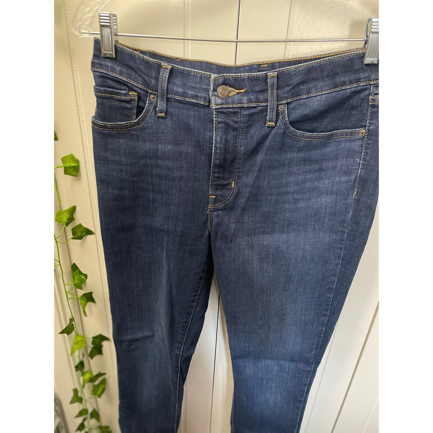 Levis 711 Skinny Womans Denim Medium Wash Jeans Size 29