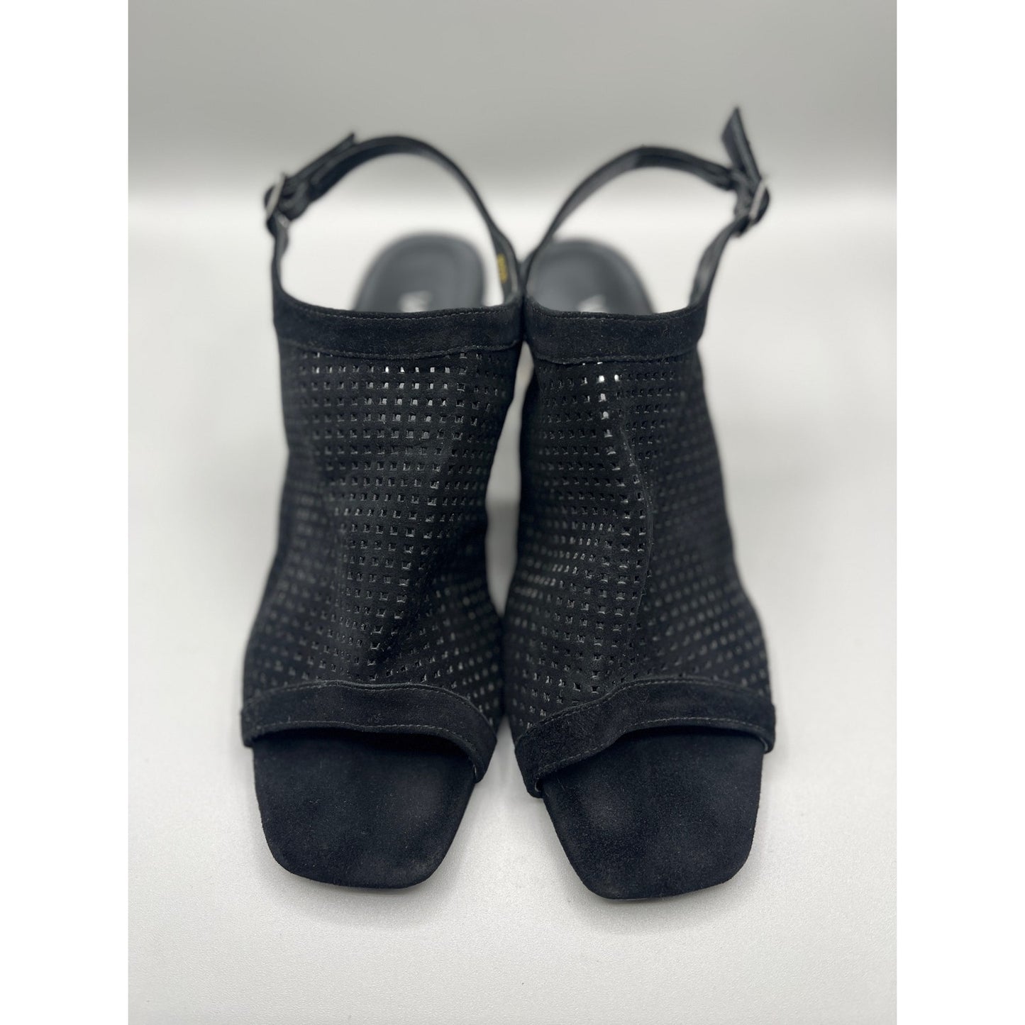 Black Vaneli Peep toe shoe with clear heel Size 8.5