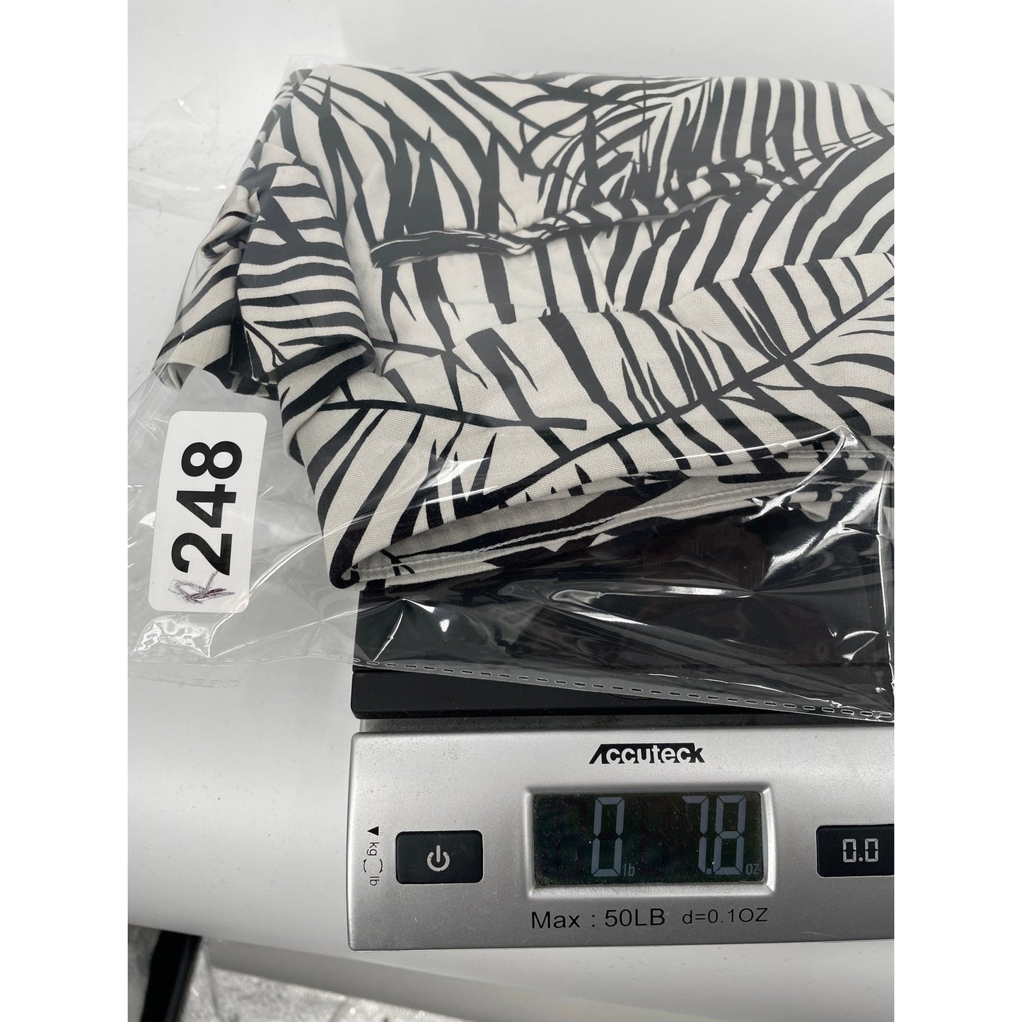 New York & Co Black & White Vacation Shorts Large