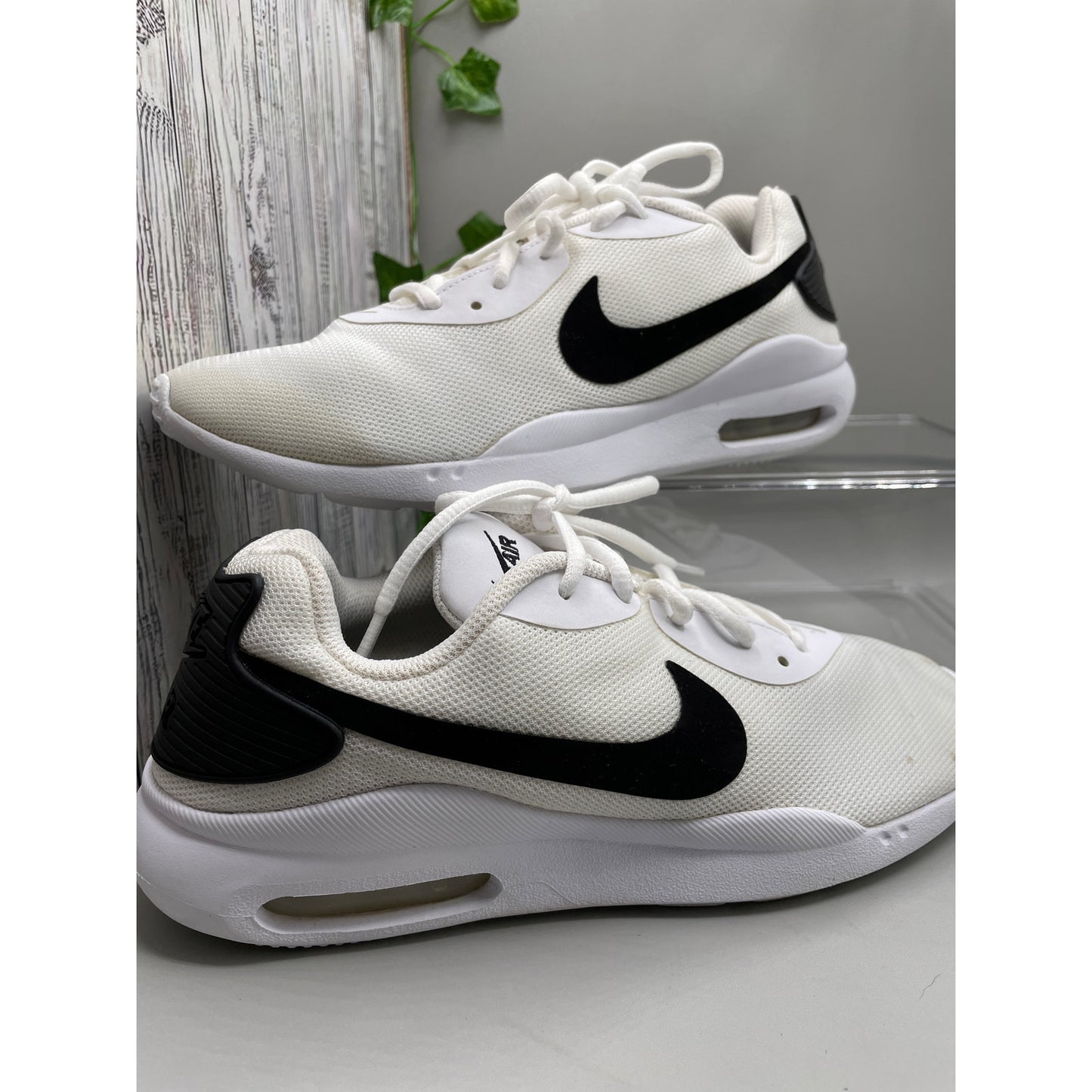 Nike Air Max Oketo Woman’s Athletic White Running Shoes Sneakers 8