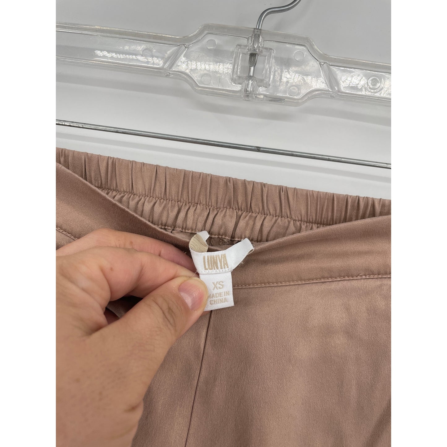 Lunya %100 Silk Pajama Neutral Nude 2 Piece Set Top and Bottom XS