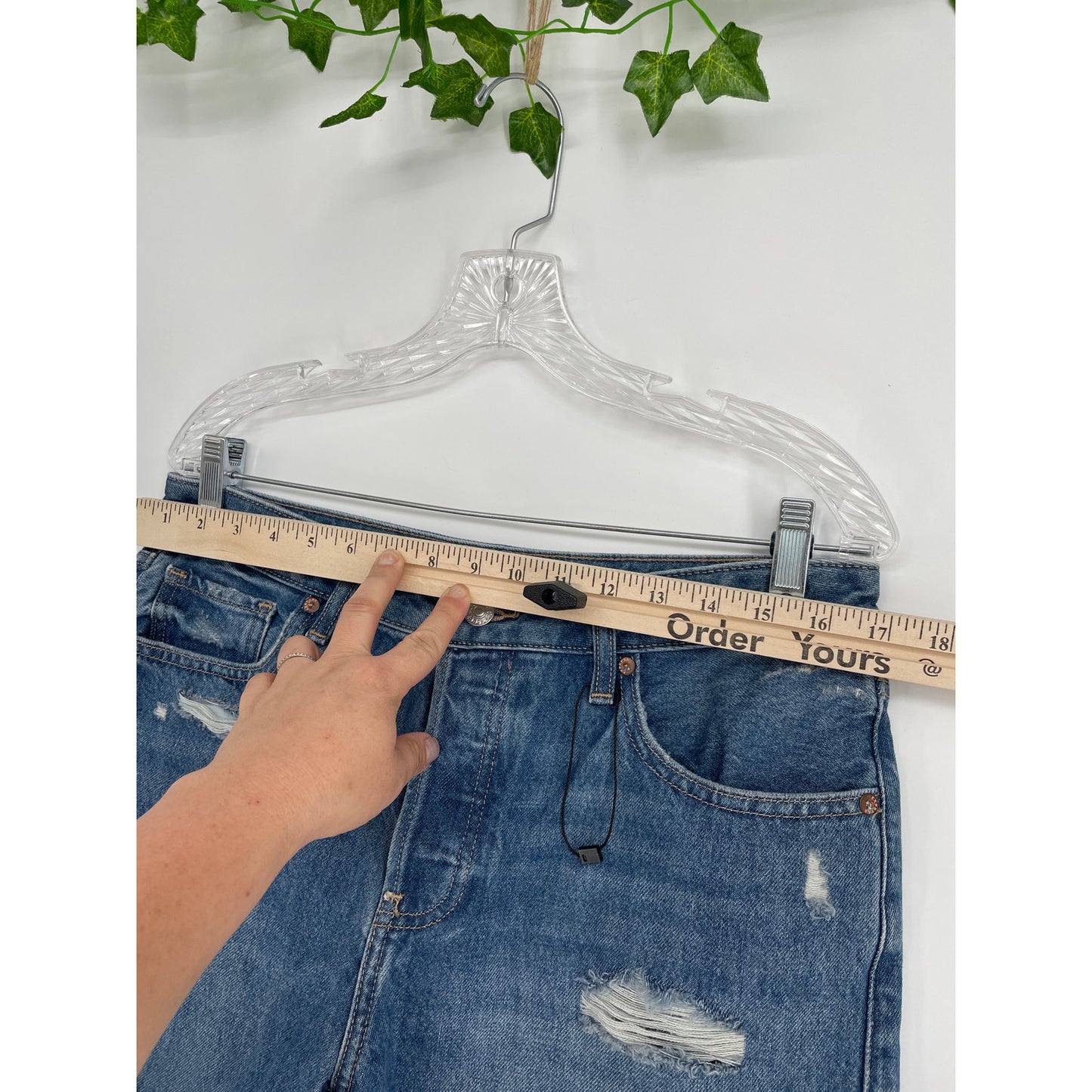 New Express Boyfriend Denim Distressed Shorts 8