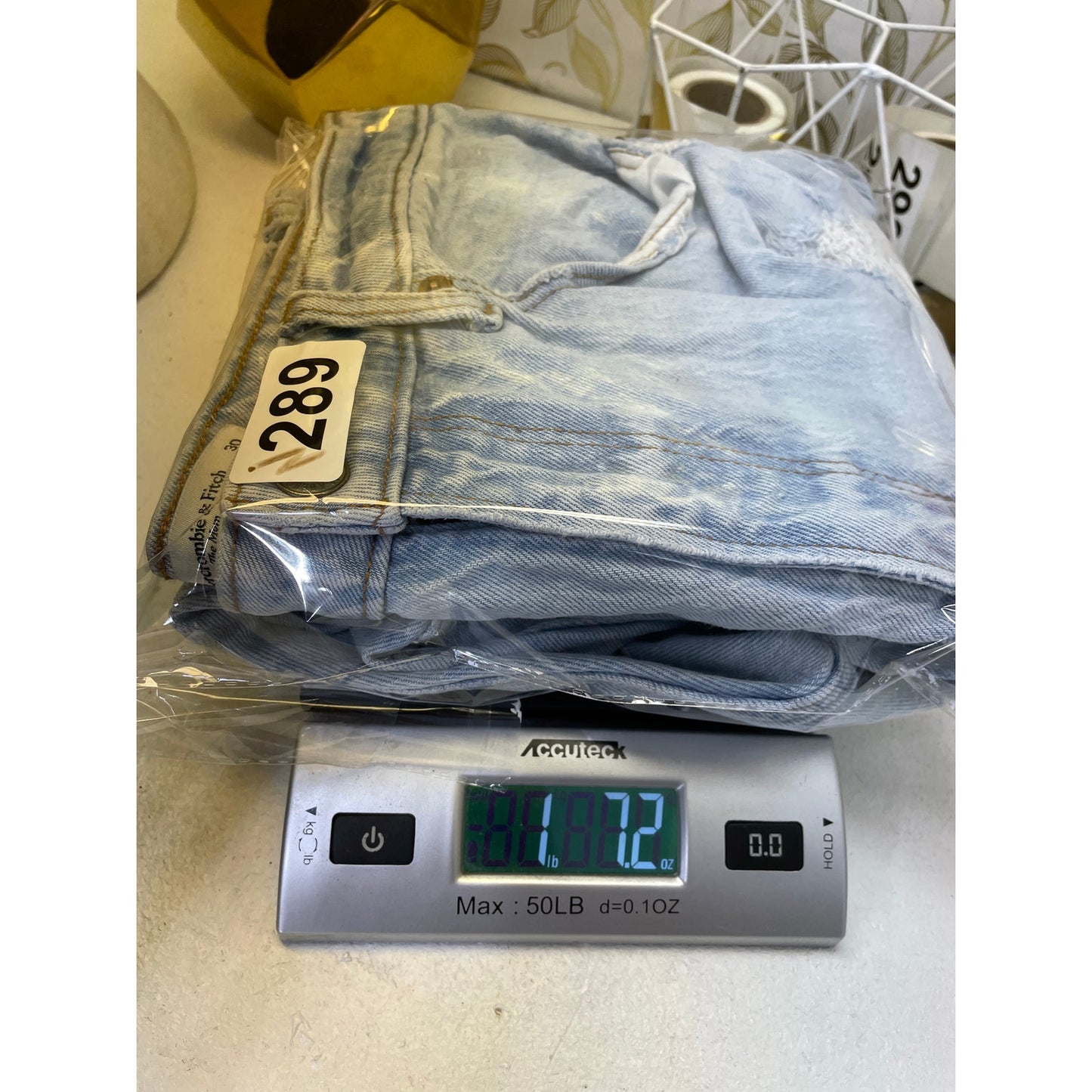 Abercrombie & Fitch The Mom High Rise Curve Love Light Wash Denim Jeans Size 30
