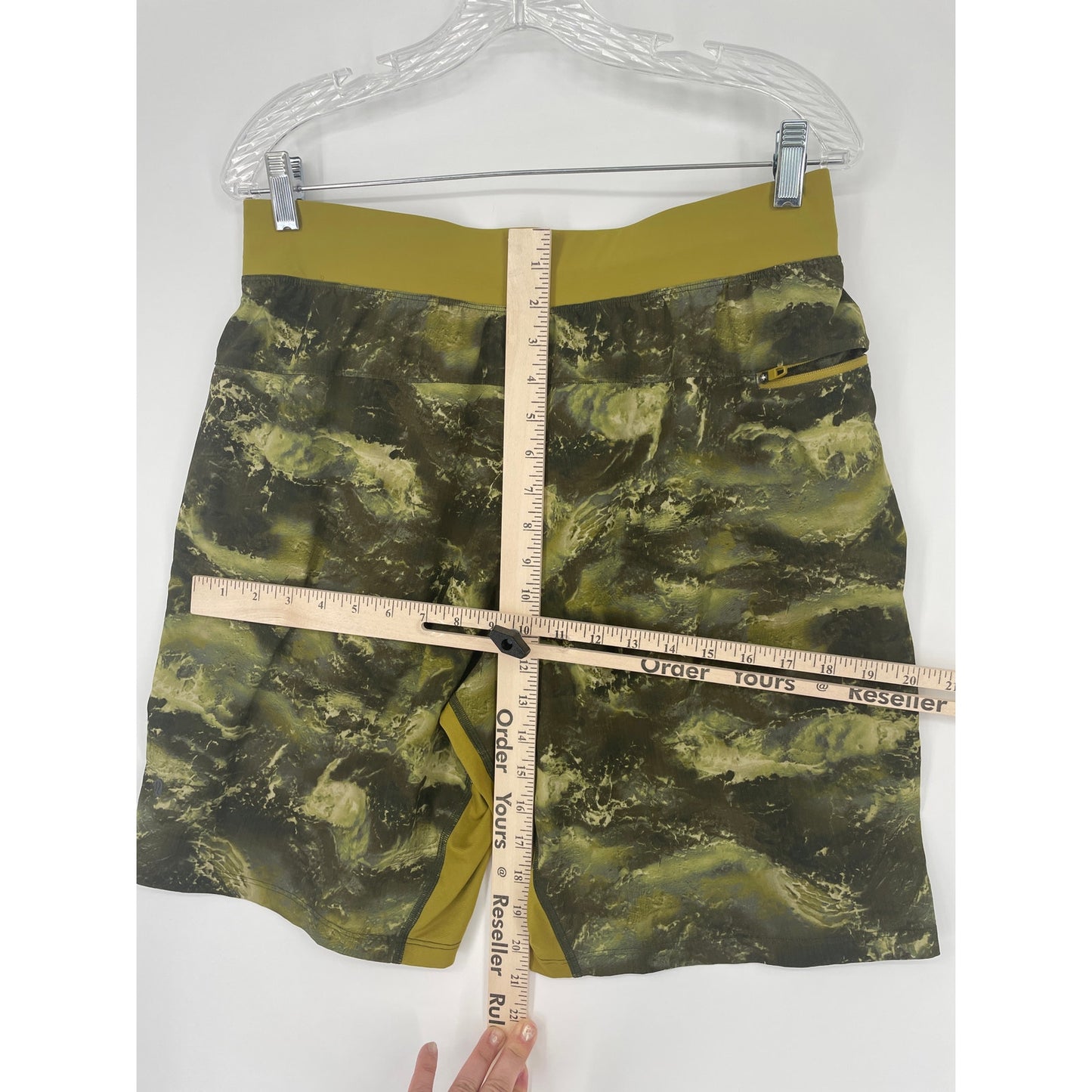 Lululemon Mens T.H.E Linerless Green Large Shorts