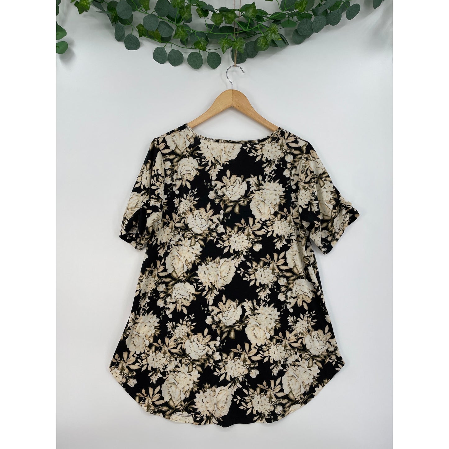 Lularoe Black Floral Morgan Flare Medium Short Sleeve Tee
