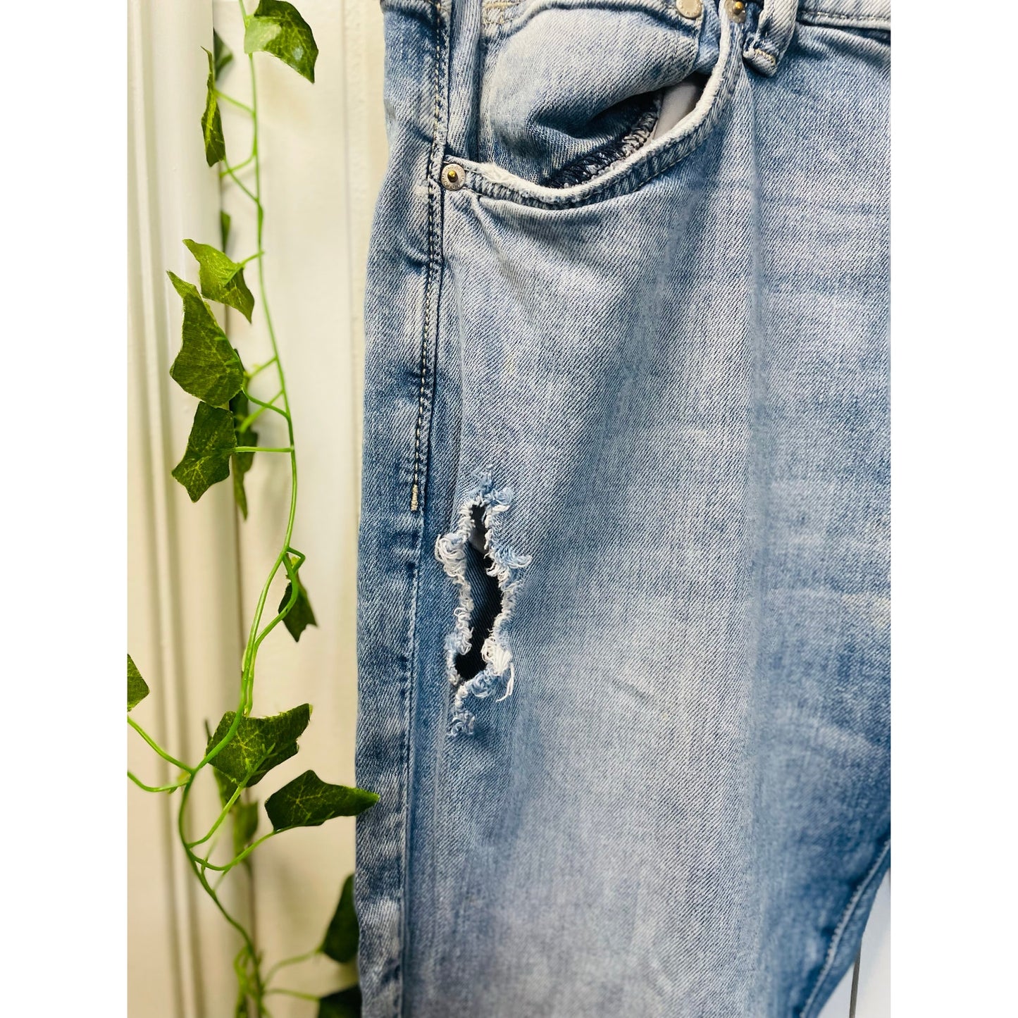 &DENIM Distressed Light Wash Woman Skinny Jeans Size 36