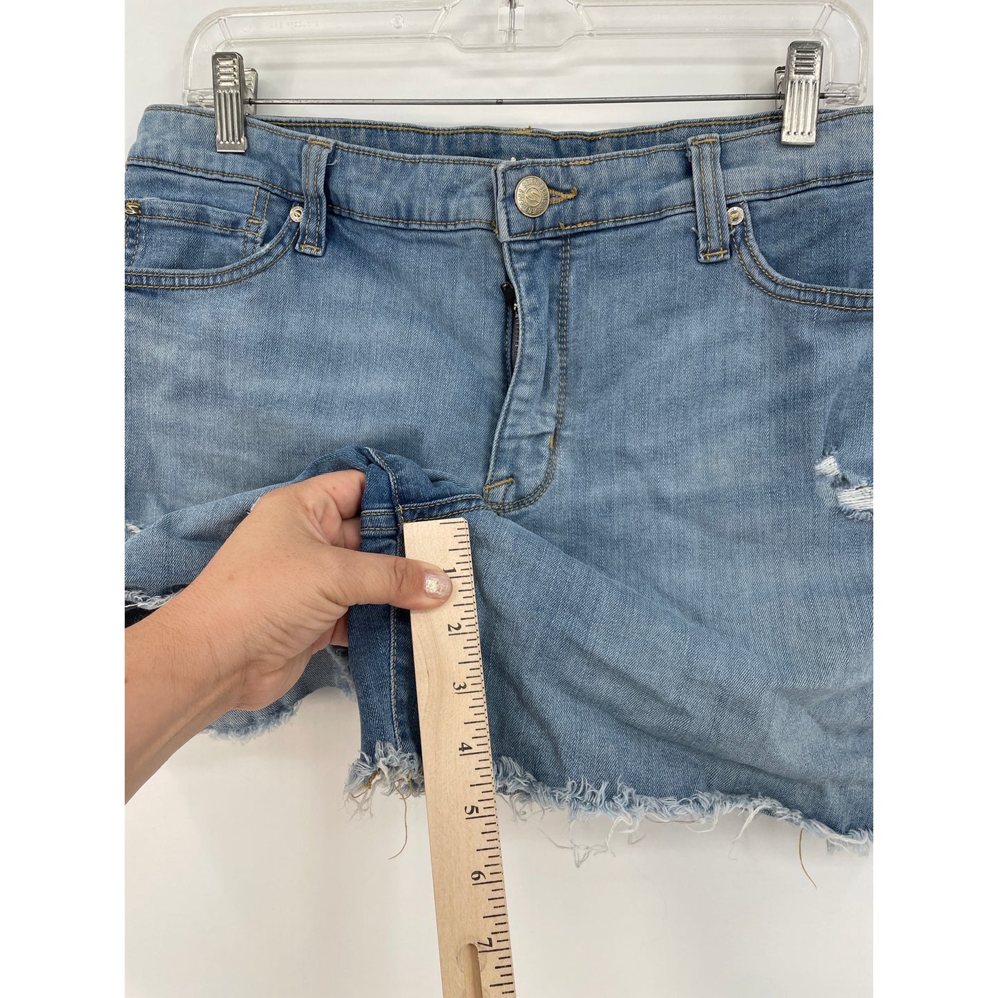 Seven7 Woman's Denim Weekend Shorts Raw Hem Size 6