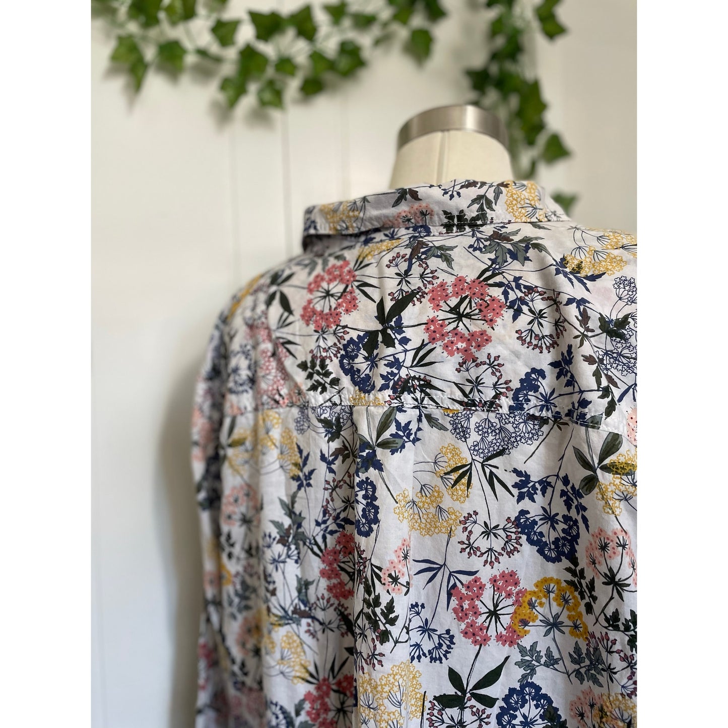 St Johns Bay Womans Long Sleeve Floral Button Up Size 3XL