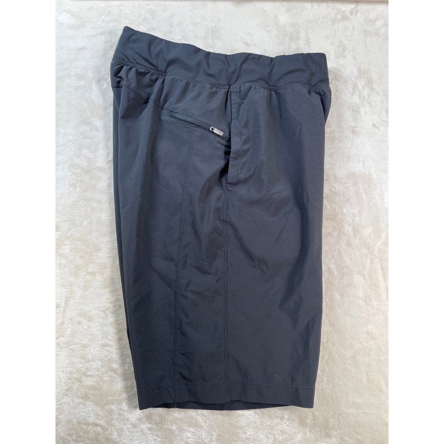 Lululemon Mens Black Athletica Shorts L
