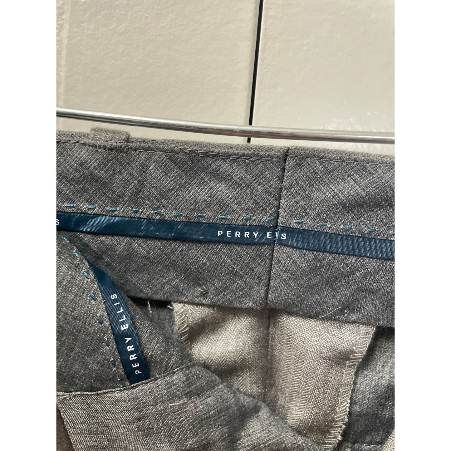 Perry Ellis Mens NWT Grey Slim Slacks Size 28x30