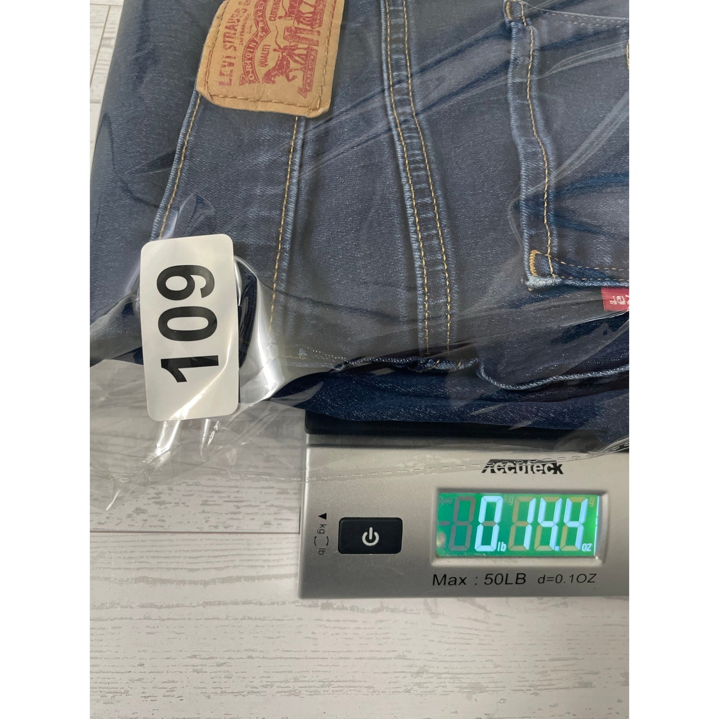 Women Levis 311 Shaping Dark Blue Denim Skinny Jeans Size 28