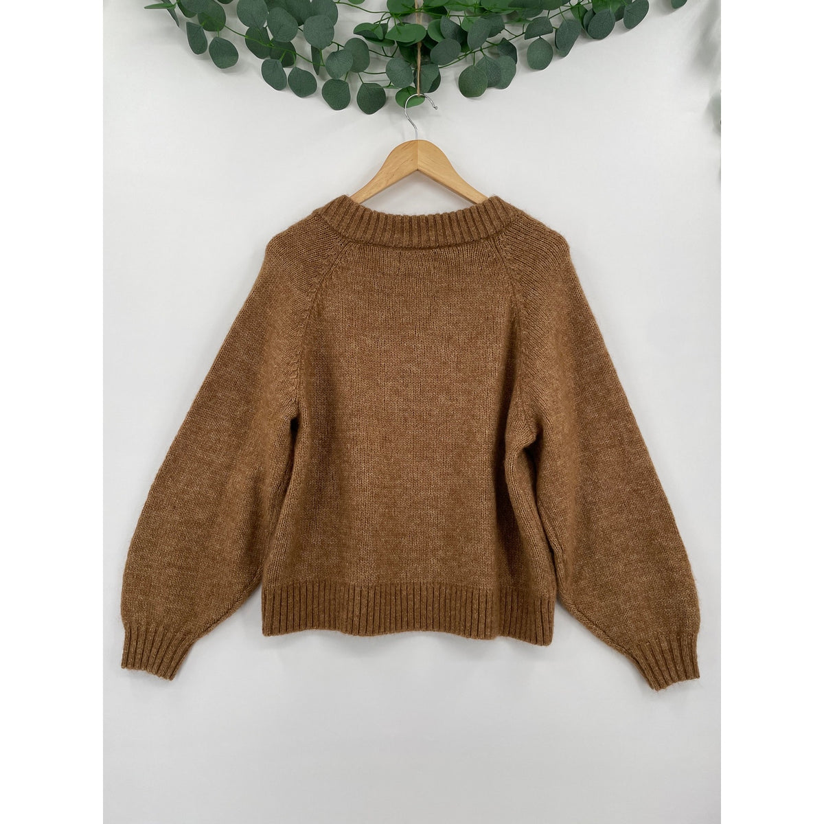 Old Navy Womans Brown Cozy Cropped Petite V-Neck Knit Sweater Med