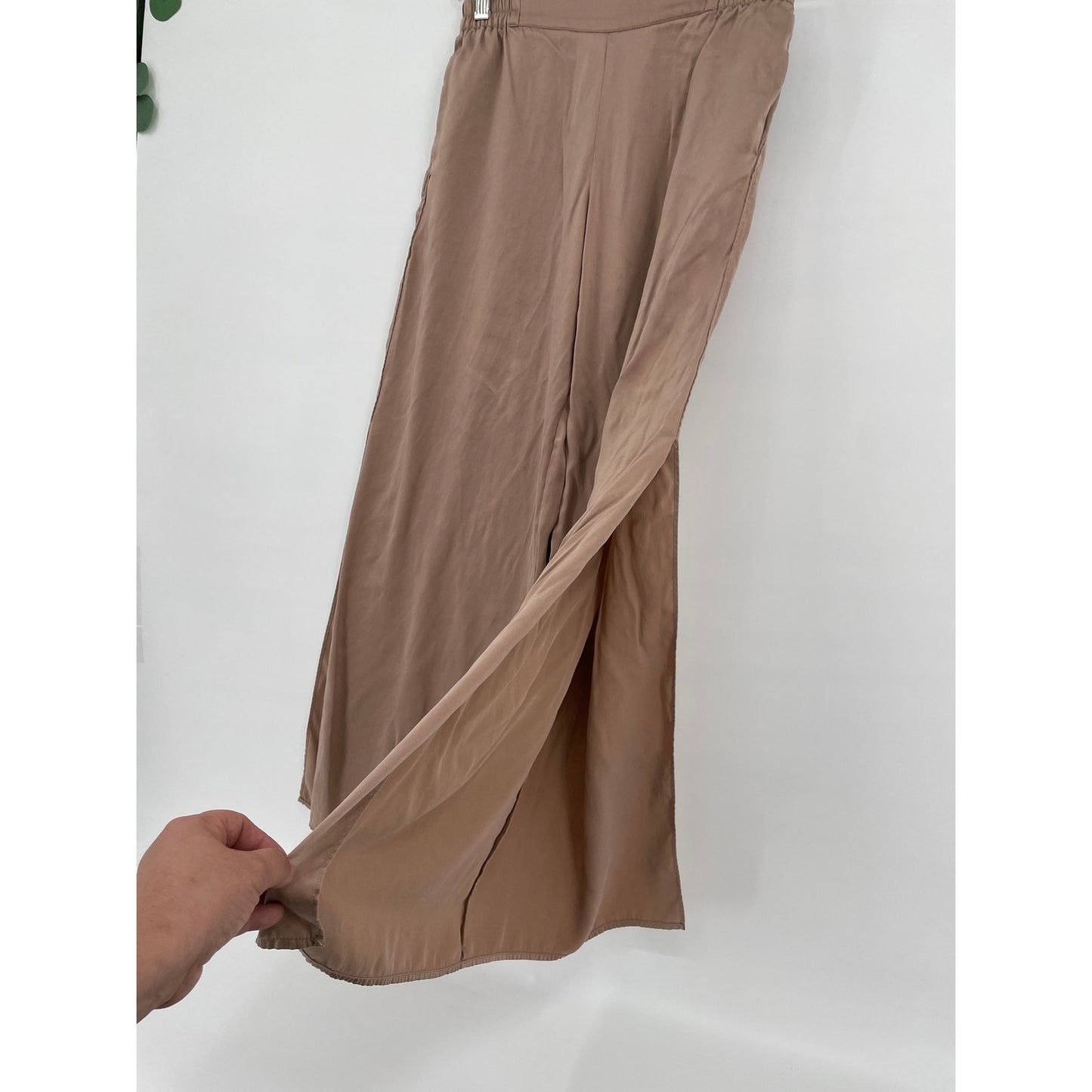 Lunya %100 Silk Pajama Neutral Nude 2 Piece Set Top and Bottom XS