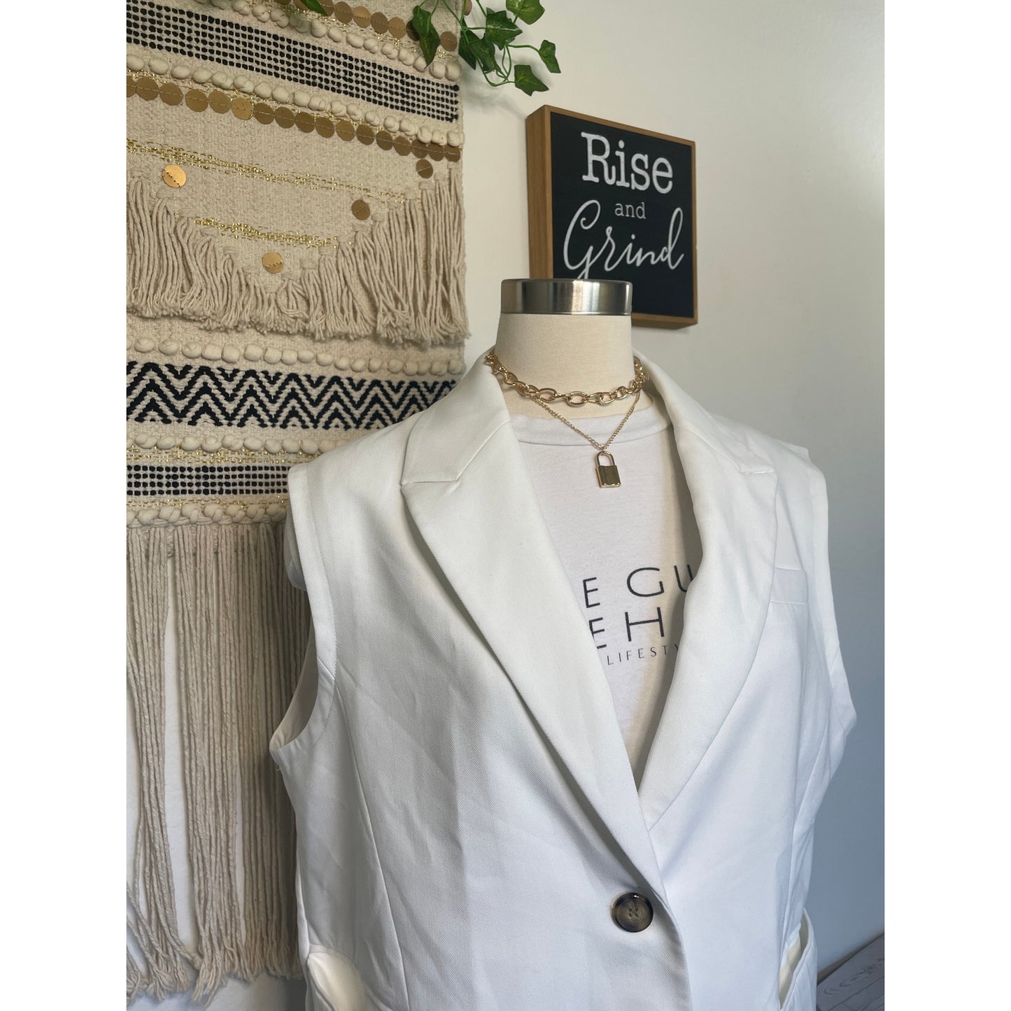 Mina Self Woman’s White One Button Blazer Vest XXL