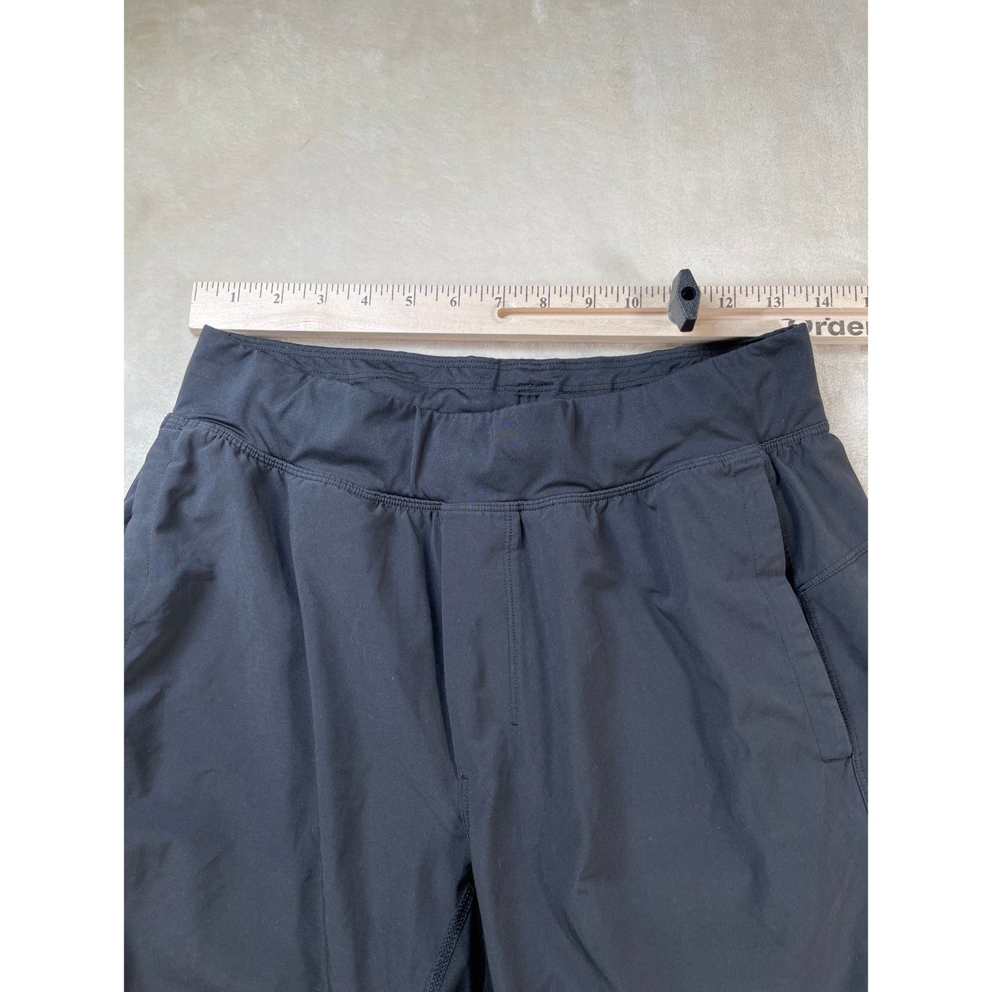 Lululemon Mens Black Athletica Shorts L