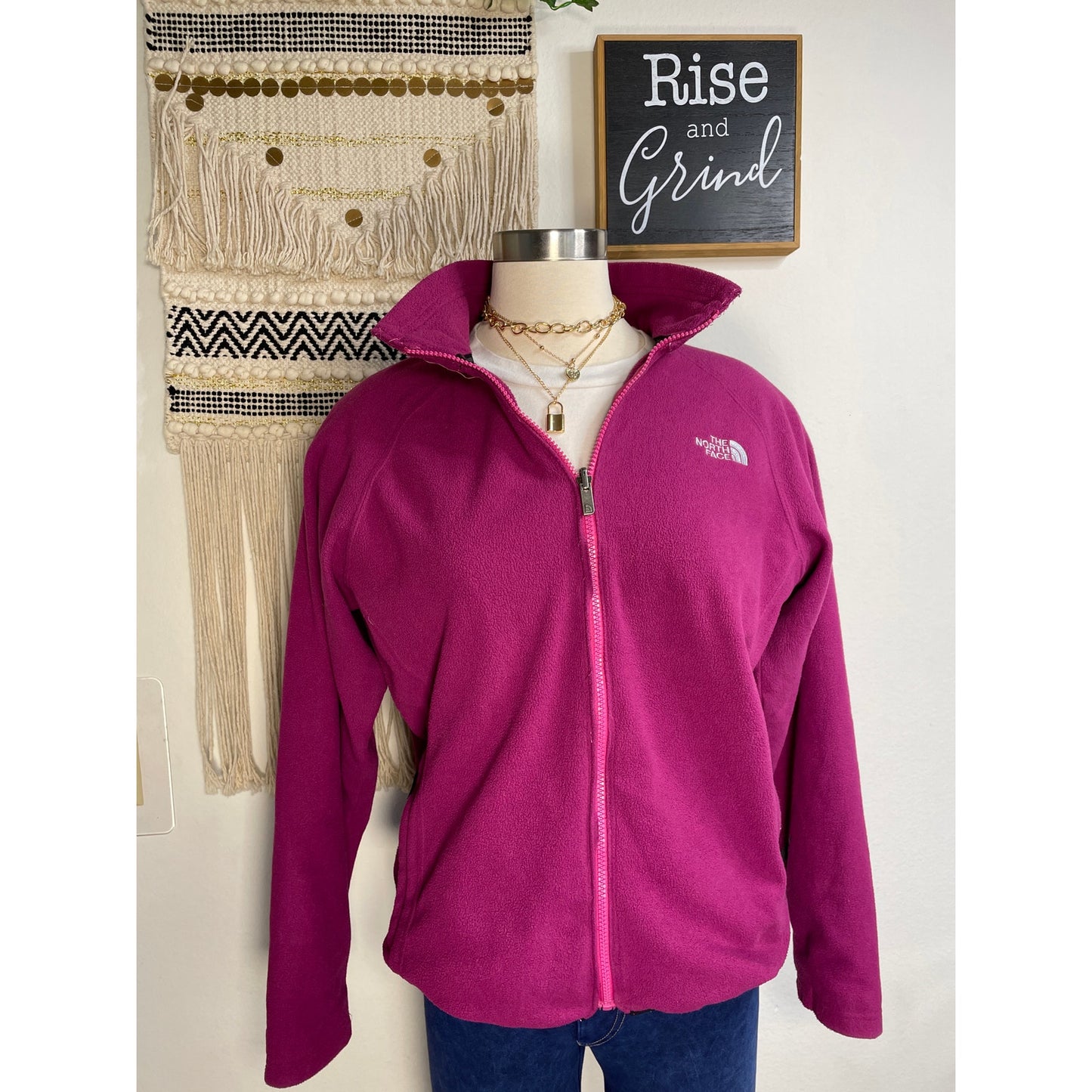 The North Face Magenta Woman’s Fleece Zipper Sweater L
