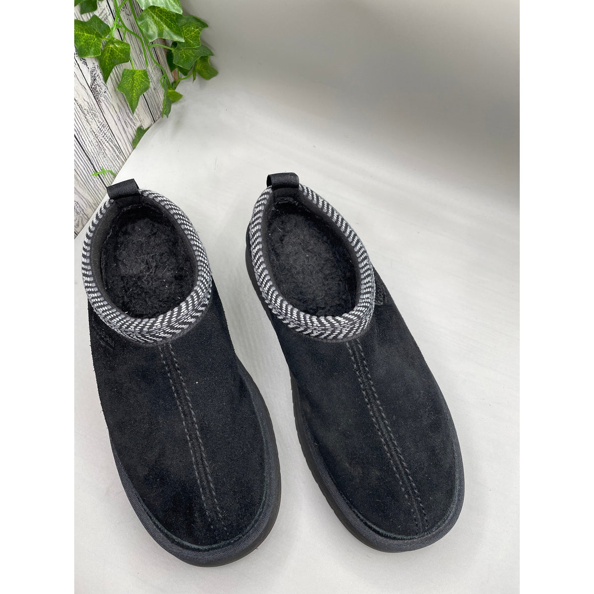 Koolaburra UGG Burree Womans New Black Platform Slippers Size 10
